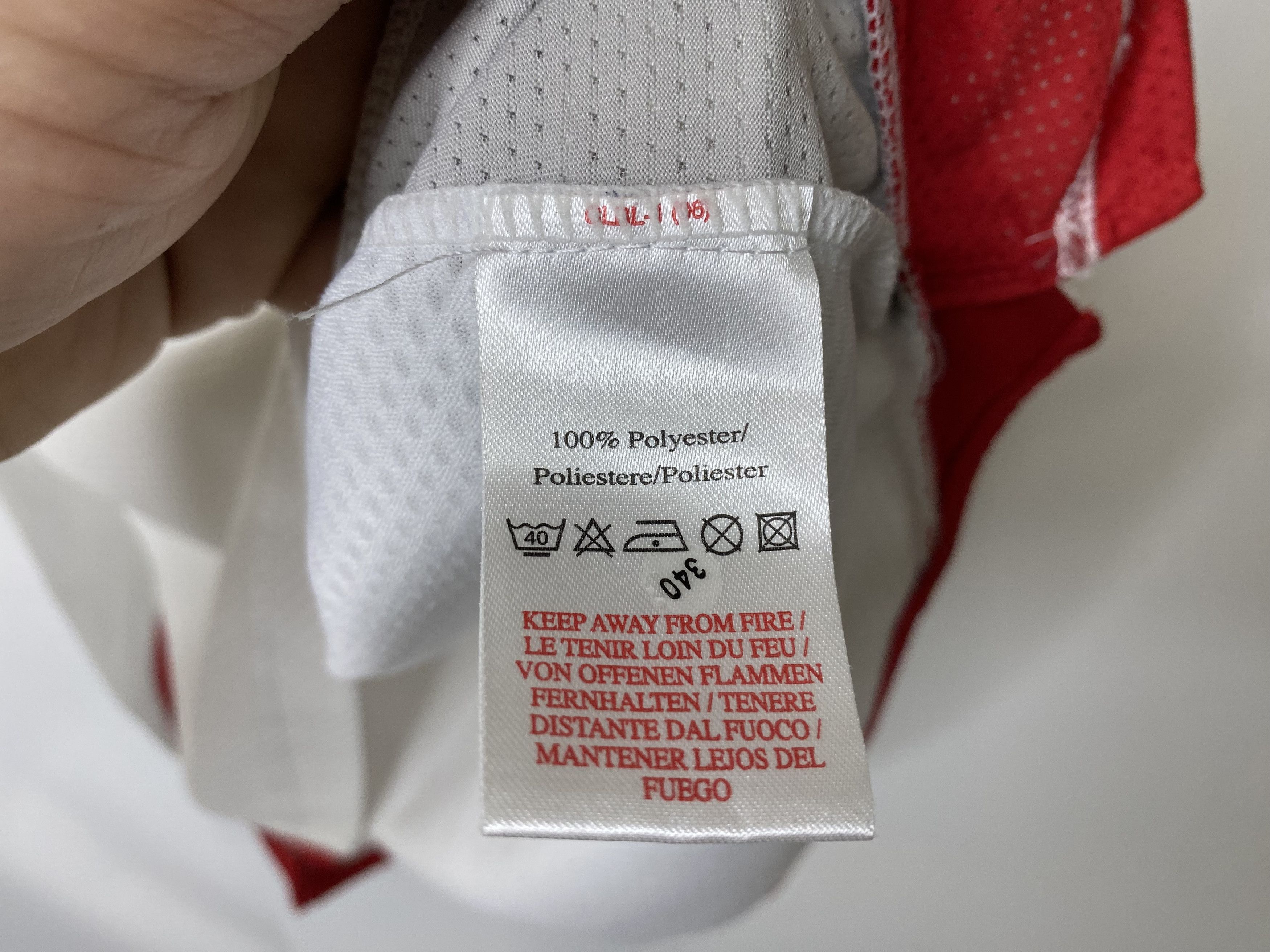 Umbro ENGLAND TEAM 2006 TRAINING VEST FOOTBALL SHIRT SOCCER JERSEY Size US XL / EU 56 / 4 - 6 Thumbnail