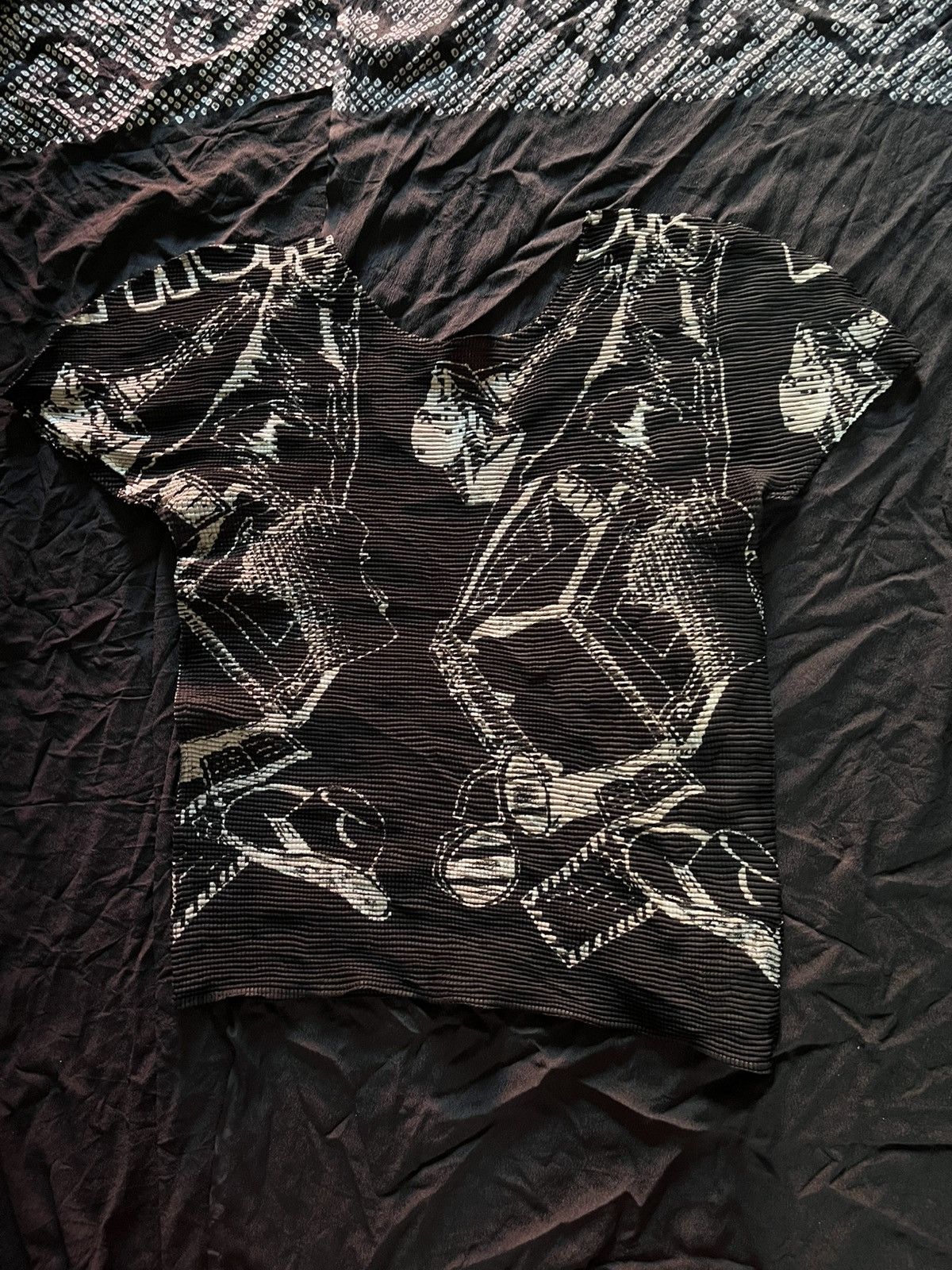 Pleats Please Issey Miyake Issey Miyake Me abstract print pleated tshirt Size S / US 4 / IT 40 - 2 Thumbnail