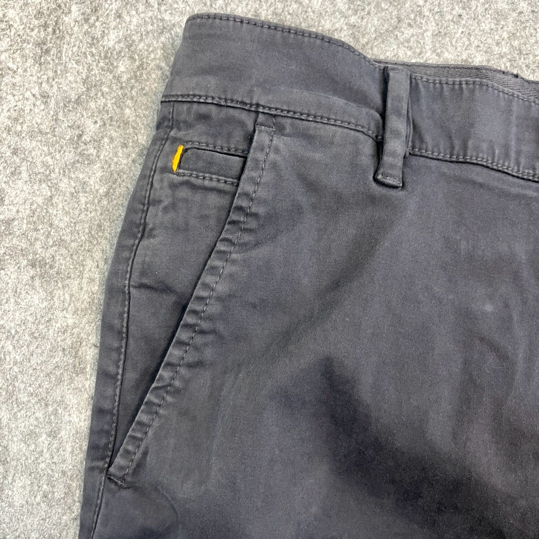 Hugo Boss Hugo Boss Slim Chino Trousers Mens 30 Blue Stretch 5-Pocket Logo Casual Business Formal Workwear Trousers Style: Chino Size US 30 / EU 46 - 7 Thumbnail