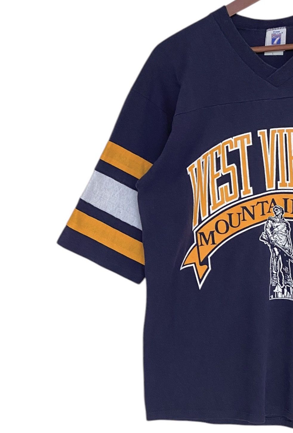 NBA × Vintage Vintage NBA Team West Virginia Mountaineers T-shirt 1990s Size US L / EU 52-54 / 3 - 3 Thumbnail