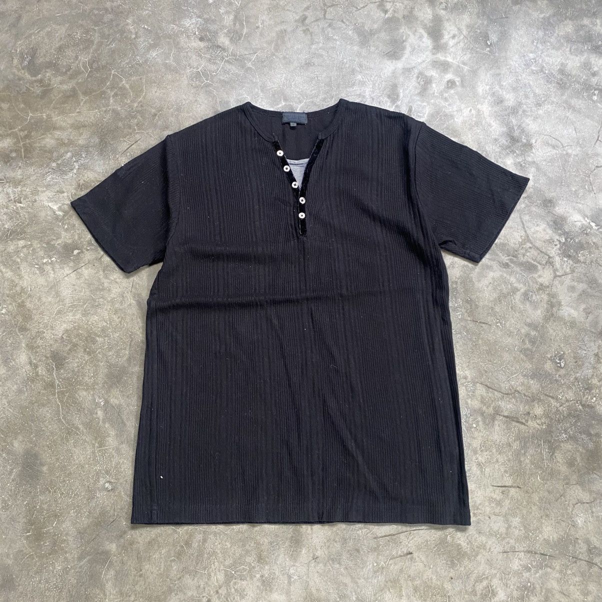 If Six Was Nine 2000s Takaiq.com Vkei Style Half Button T-Shirt Size US M / EU 48-50 / 2 - 1 Thumbnail