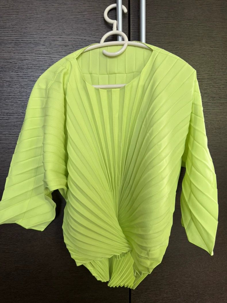 Issey Miyake issey miyake size:one size Mint green pleated top 2505-Nex Size XXS / US 00 / IT 34 - 1 Thumbnail