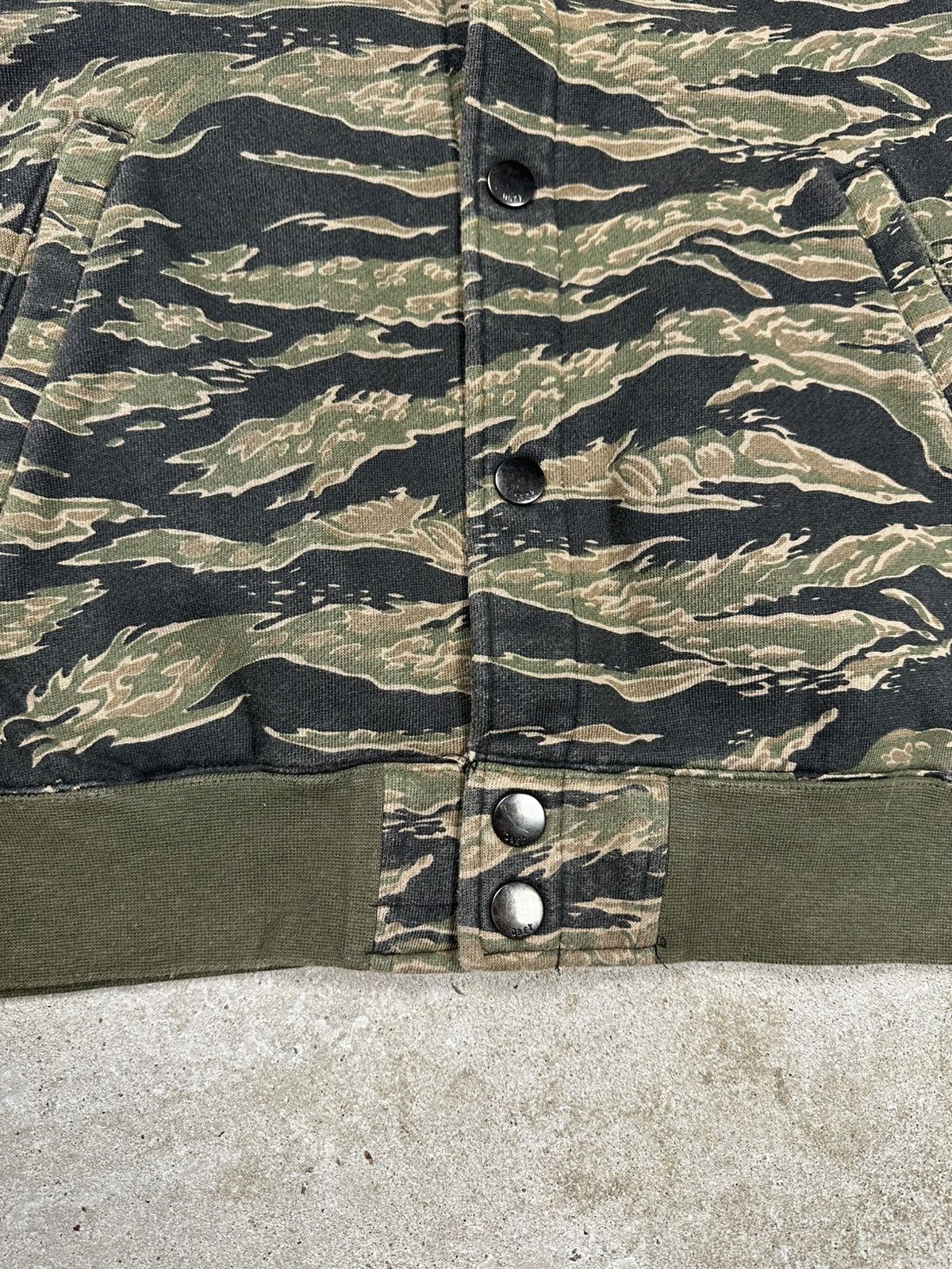 Obey × Vintage Obey Camo Realtree Varsity Style Sweatshirt Button Up Size US L / EU 52-54 / 3 - 5 Thumbnail