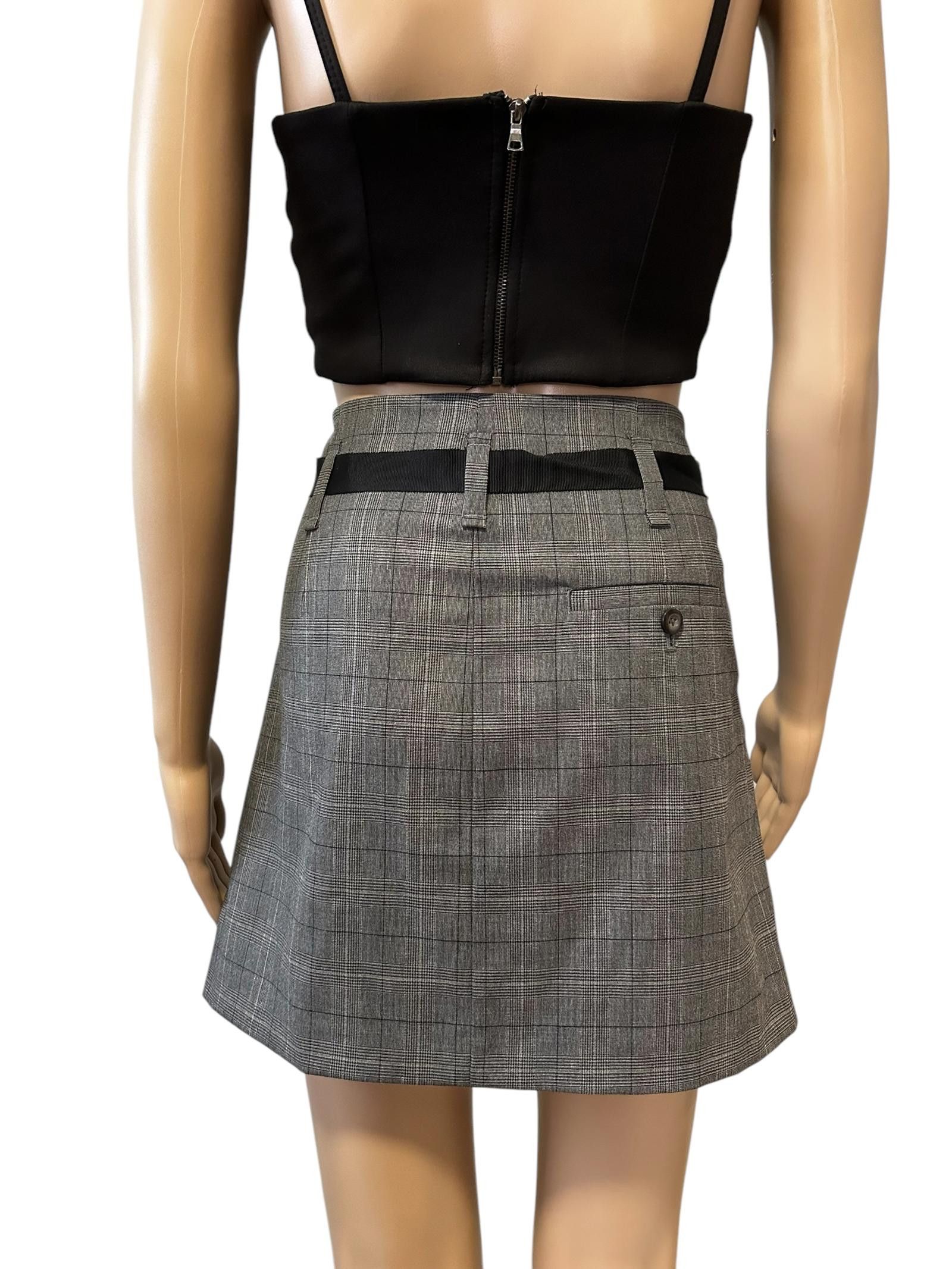 Designer Chic Gray Plaid Skirt with Belt Size 25" / US 0 / IT 36 - 4 Thumbnail