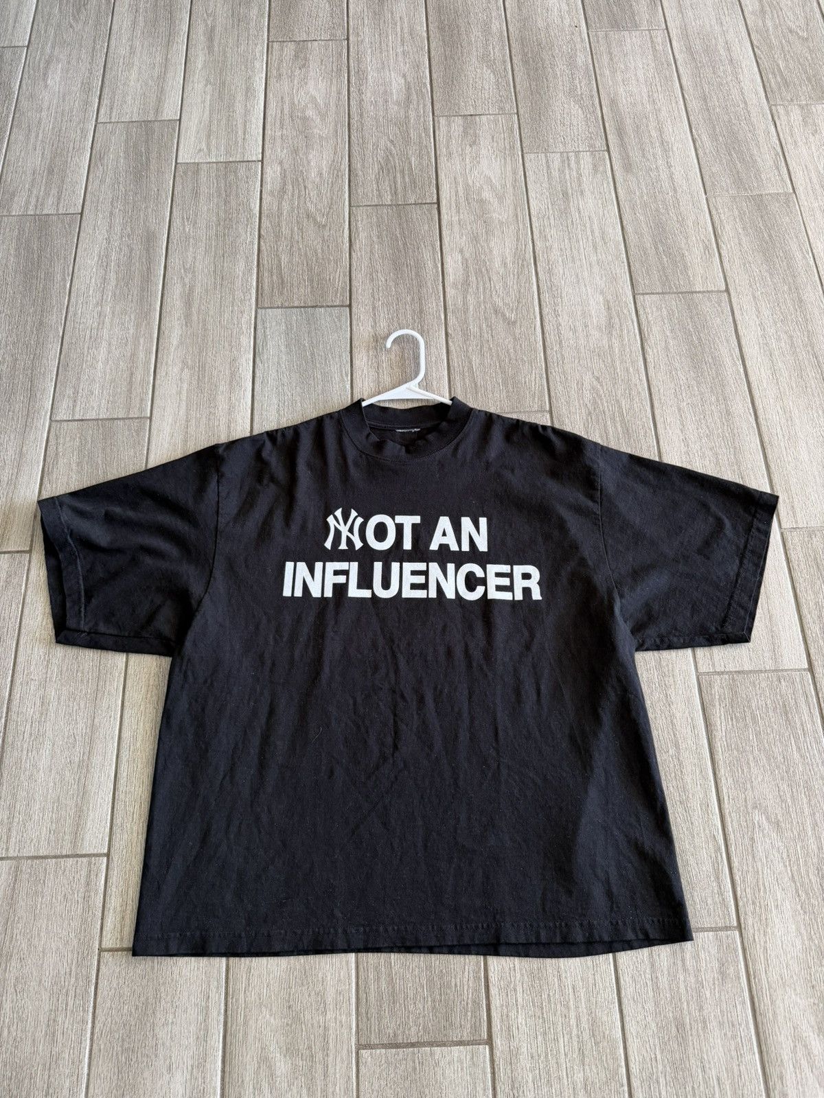 Other Not an influencer tee size L Size US L / EU 52-54 / 3 - 2 Thumbnail