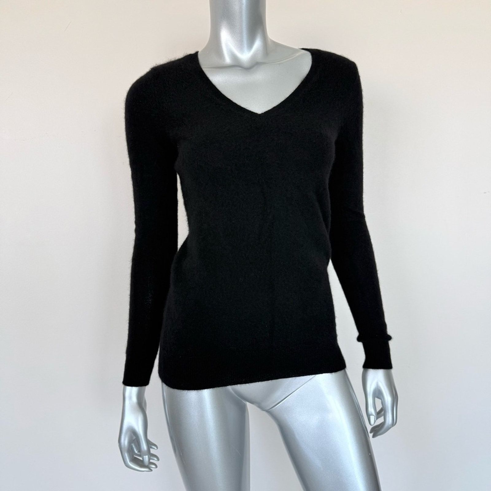 Bloomingdale's C by Bloomingdale’s women cashmere sweater size S Size S / US 4 / IT 40 - 1 Thumbnail