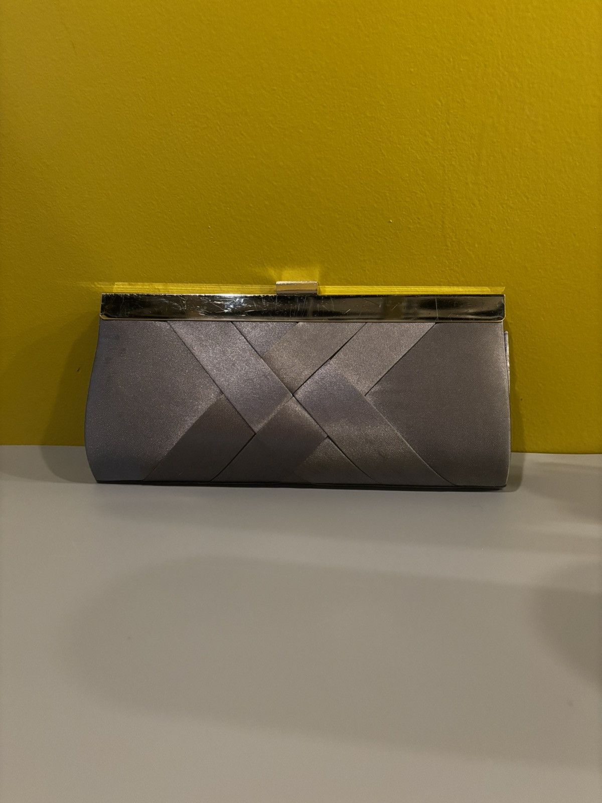 Other Gray, silver clutch0526 Size ONE SIZE - 1 Thumbnail