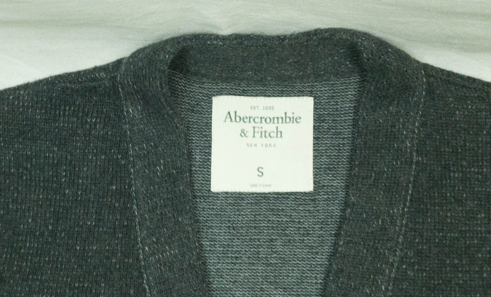 Abercrombie & Fitch Abercrombie & Fitch jumper cardigan size S-M (label S) vgc Size US S / EU 44-46 / 1 - 4 Thumbnail