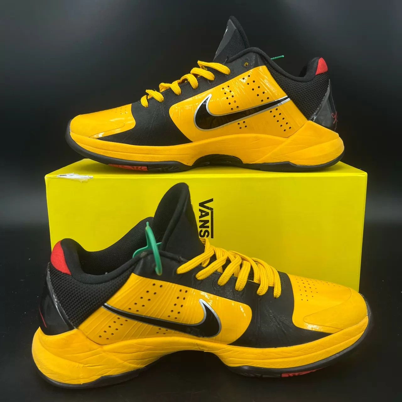 Nike Nike Zoom Kobe 5 Bruce Lee Black/Yellow Size 42 Size US 9 / EU 42 - 2 Thumbnail