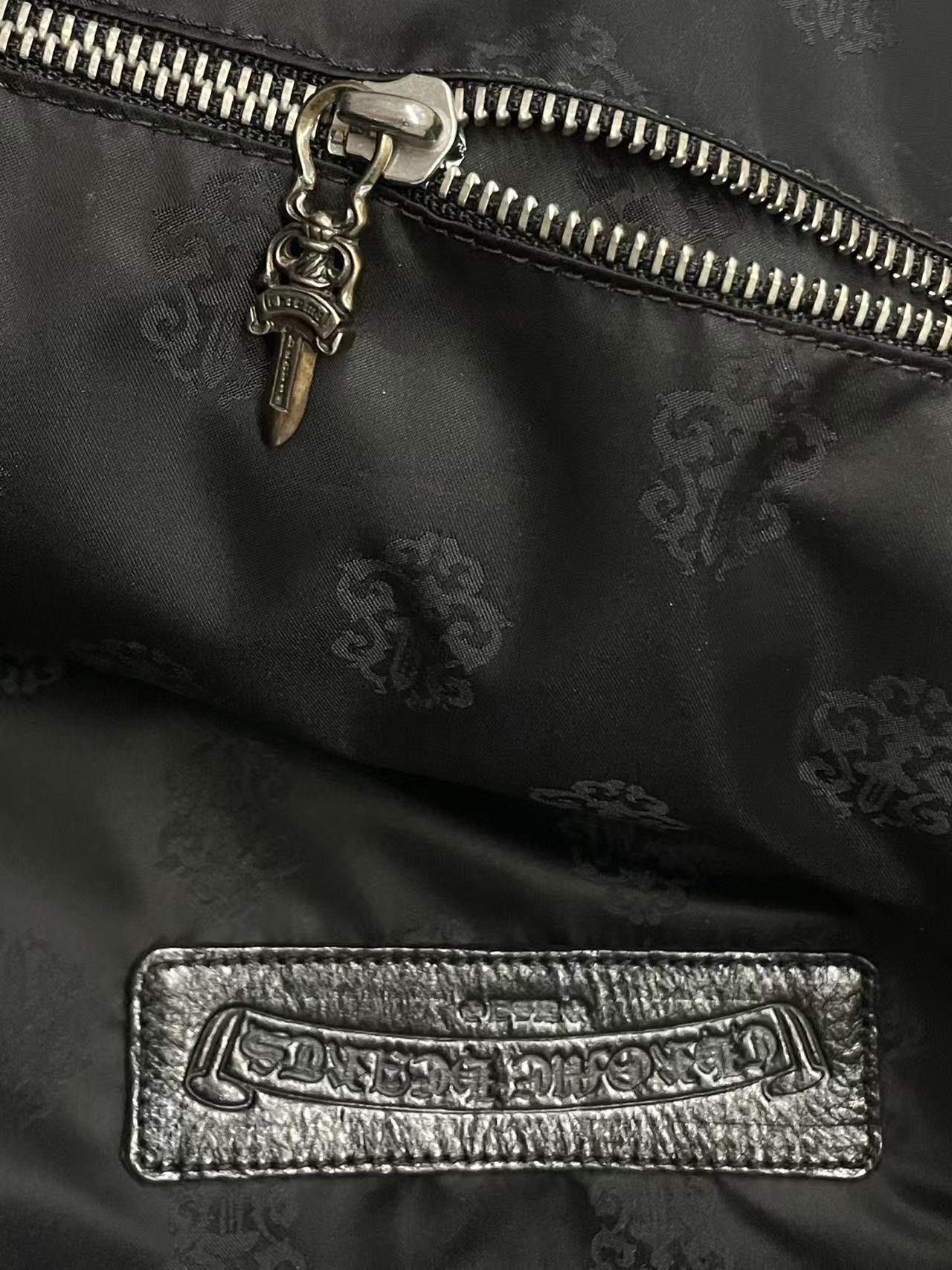 Chrome Hearts Chrome Hearts White&Green Cemetery Cross Leather Tote Bag Size ONE SIZE - 8 Thumbnail