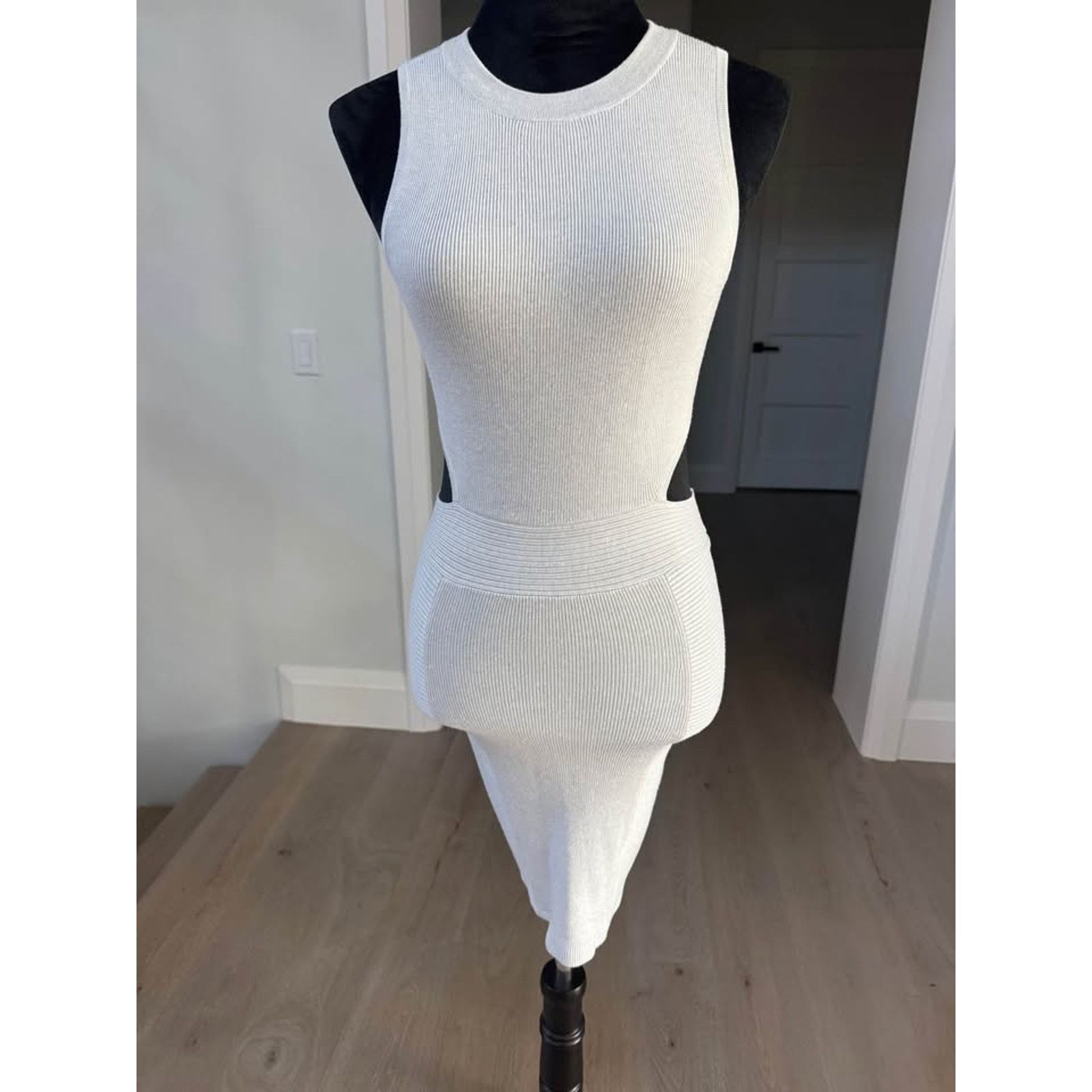Guess Guess Ribbed Cutout Sleeveless Midi Dress size XS Size XS / US 0-2 / IT 36-38 - 6 Thumbnail
