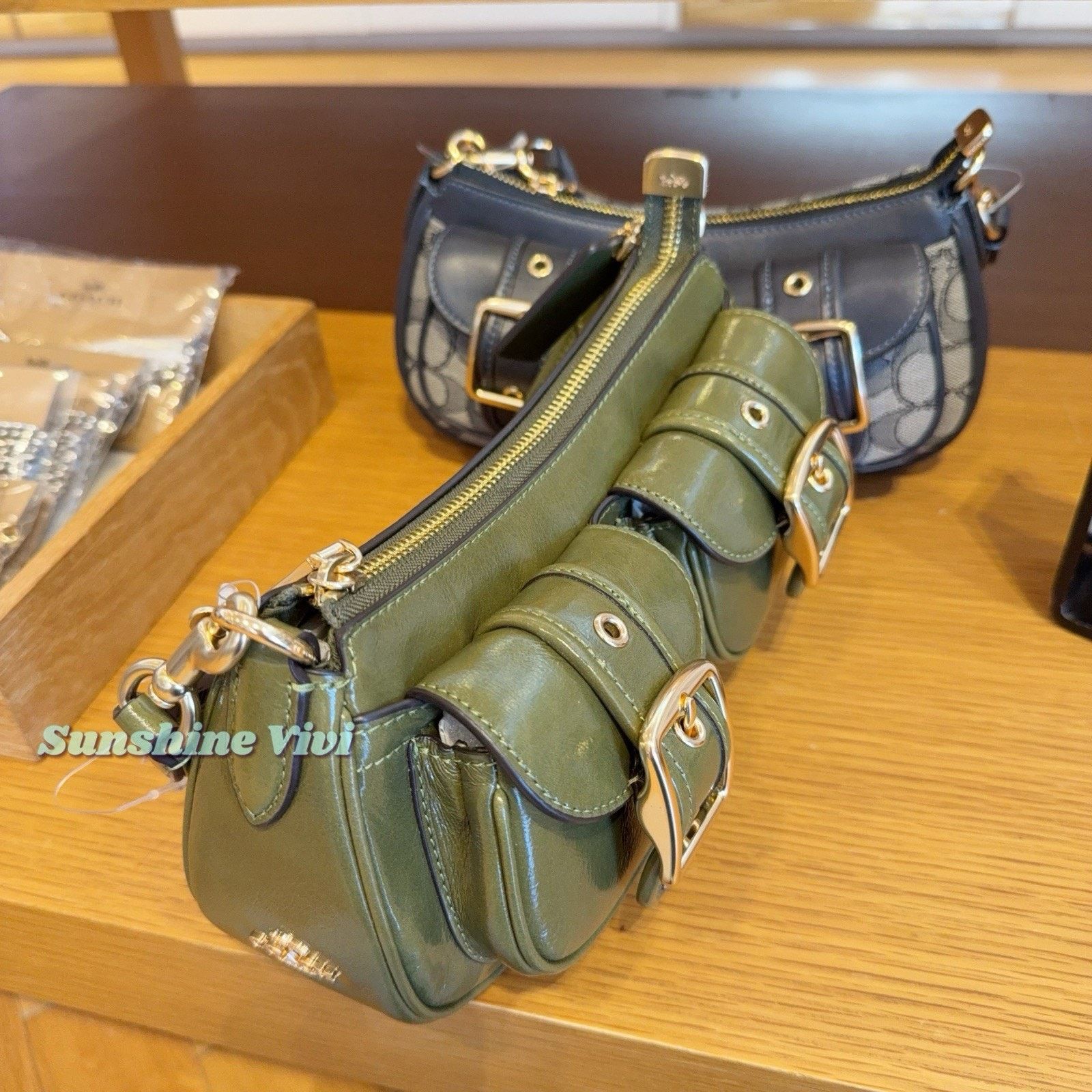 Coach NWT COACH Ashton Shoulder Bag CBJ01 Gold Olive leather Size ONE SIZE - 3 Thumbnail