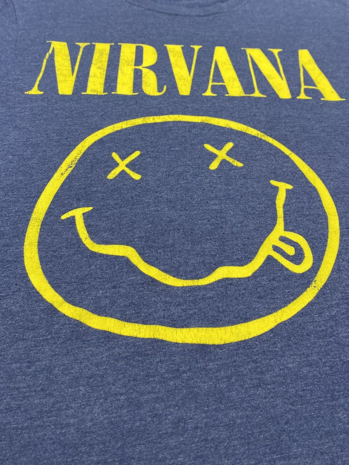 Band Tees Vintage Nirvana Nevermind Smiley Graphic Tee Size US S / EU 44-46 / 1 - 1 Thumbnail