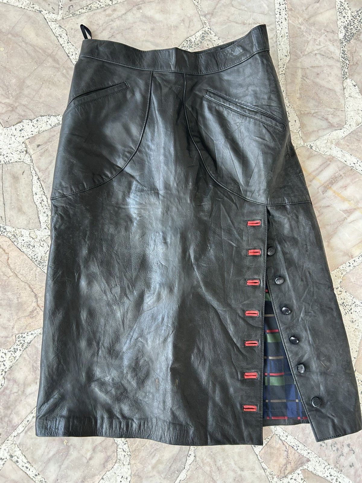 Pierre Balmain Pierre Balmain Vintage Leather Black Skirt Size 25" / US 0 / IT 36 - 3 Thumbnail