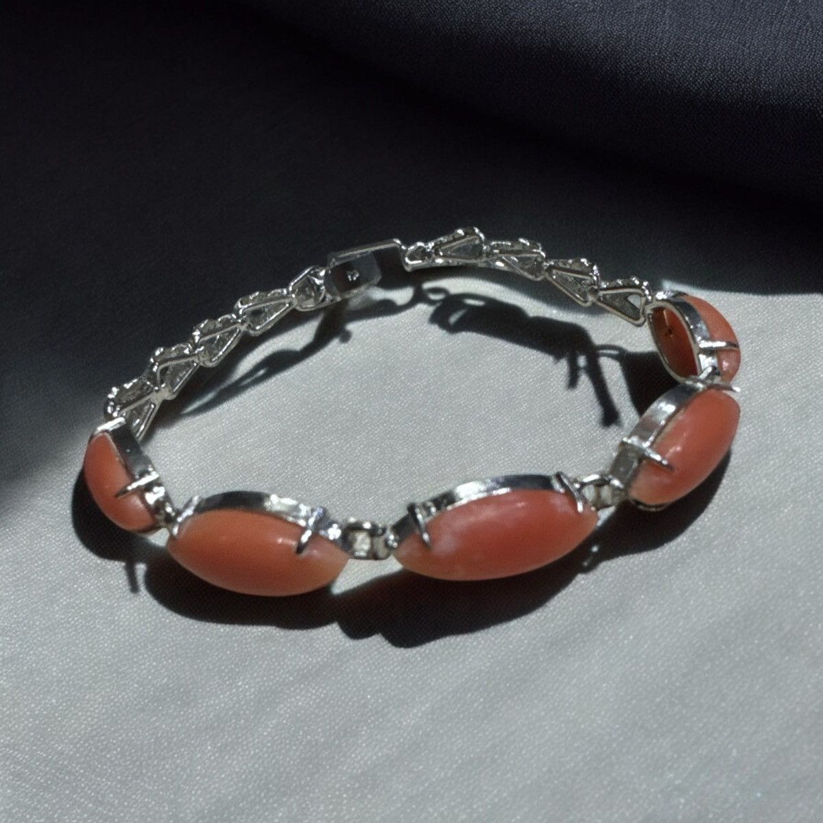 Native NATIVE NAVAJO AMERICAN JEWELRY CORAL STONES SILVER BRACELET Size ONE SIZE - 1 Thumbnail