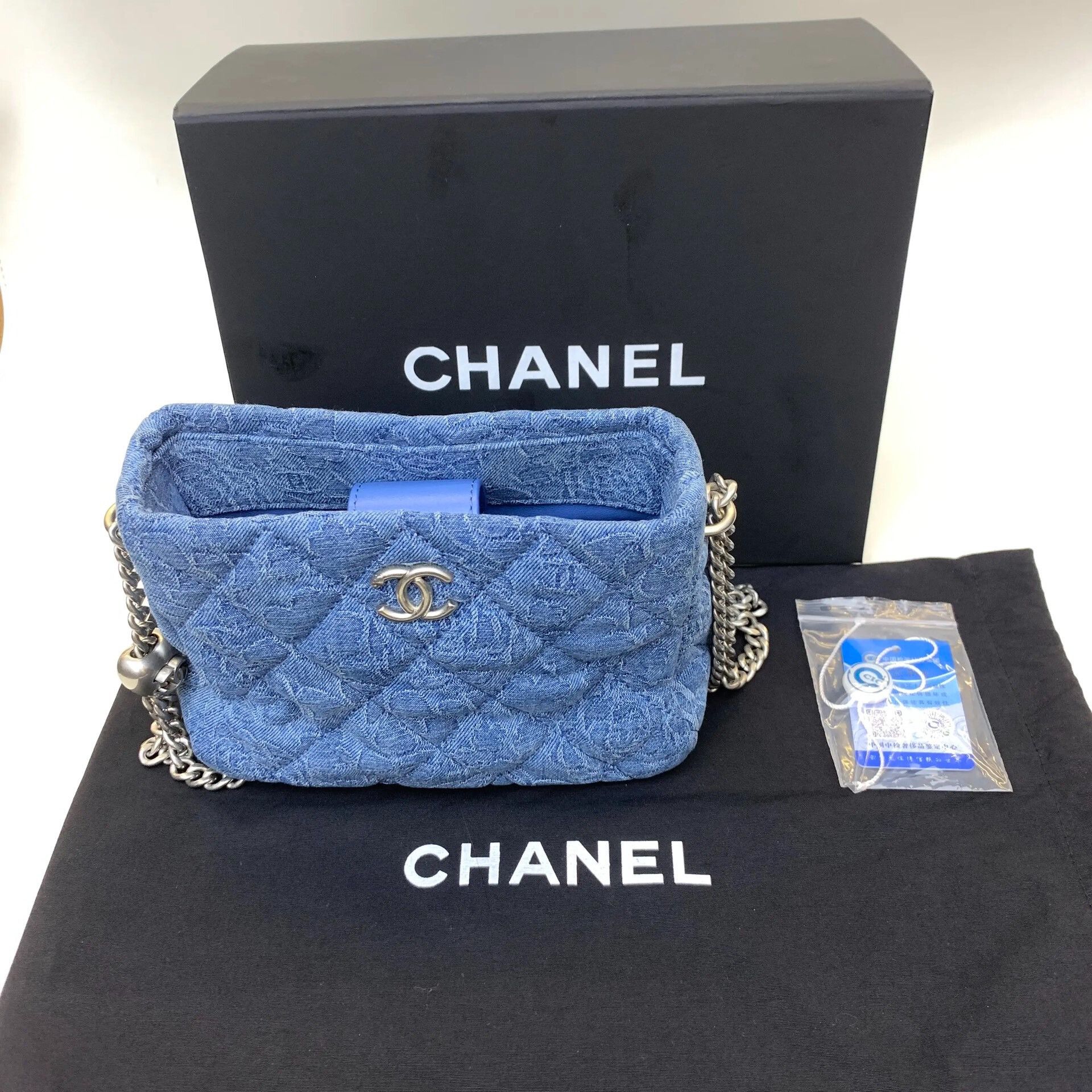 Chanel Pre-loved Bag Very good condition Size ONE SIZE - 1 Thumbnail