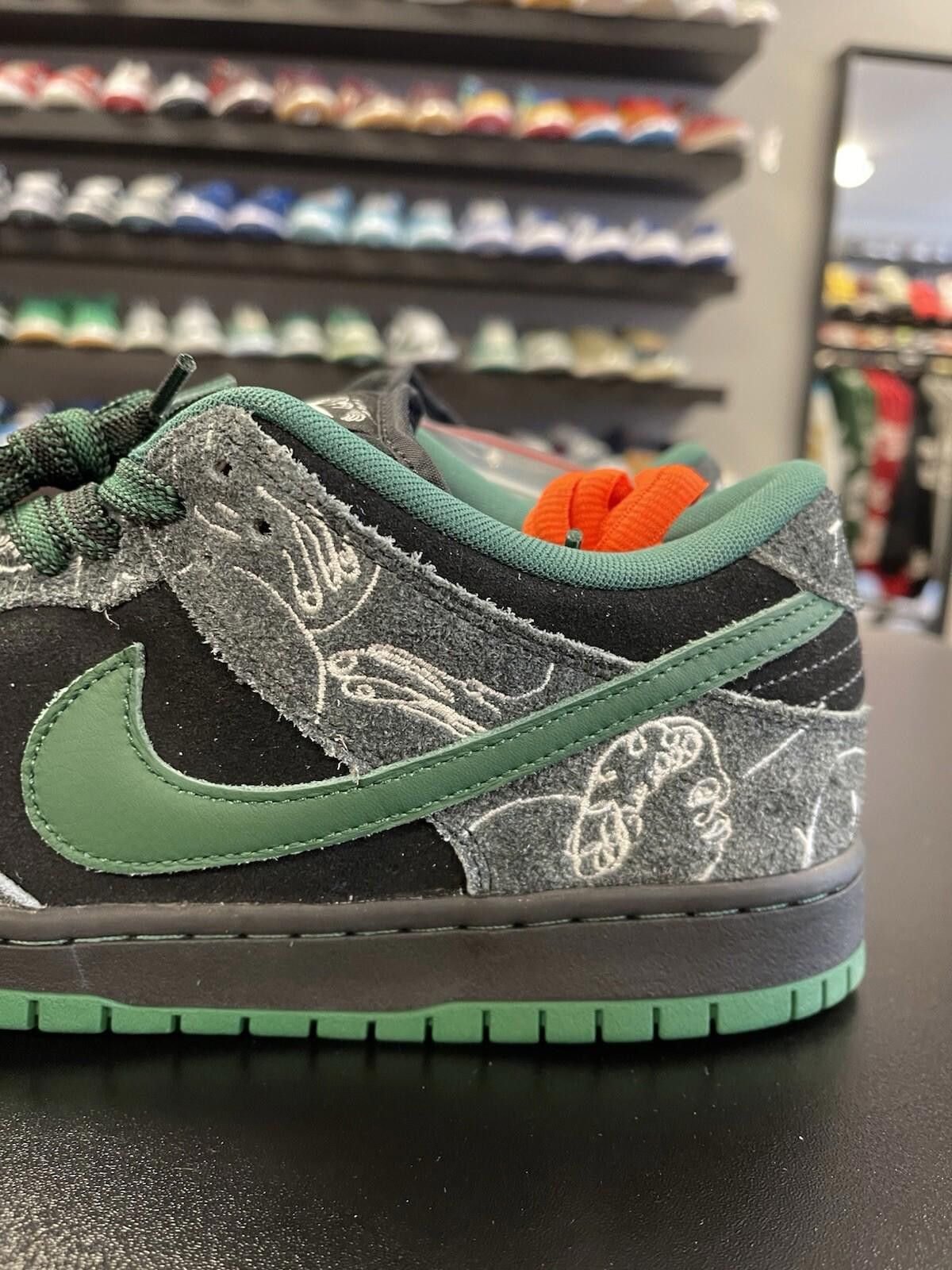 Nike Size 11.5 - Nike THERE Skateboards x Dunk SB Ultra Humanized Size US 11.5 / EU 44-45 - 5 Thumbnail