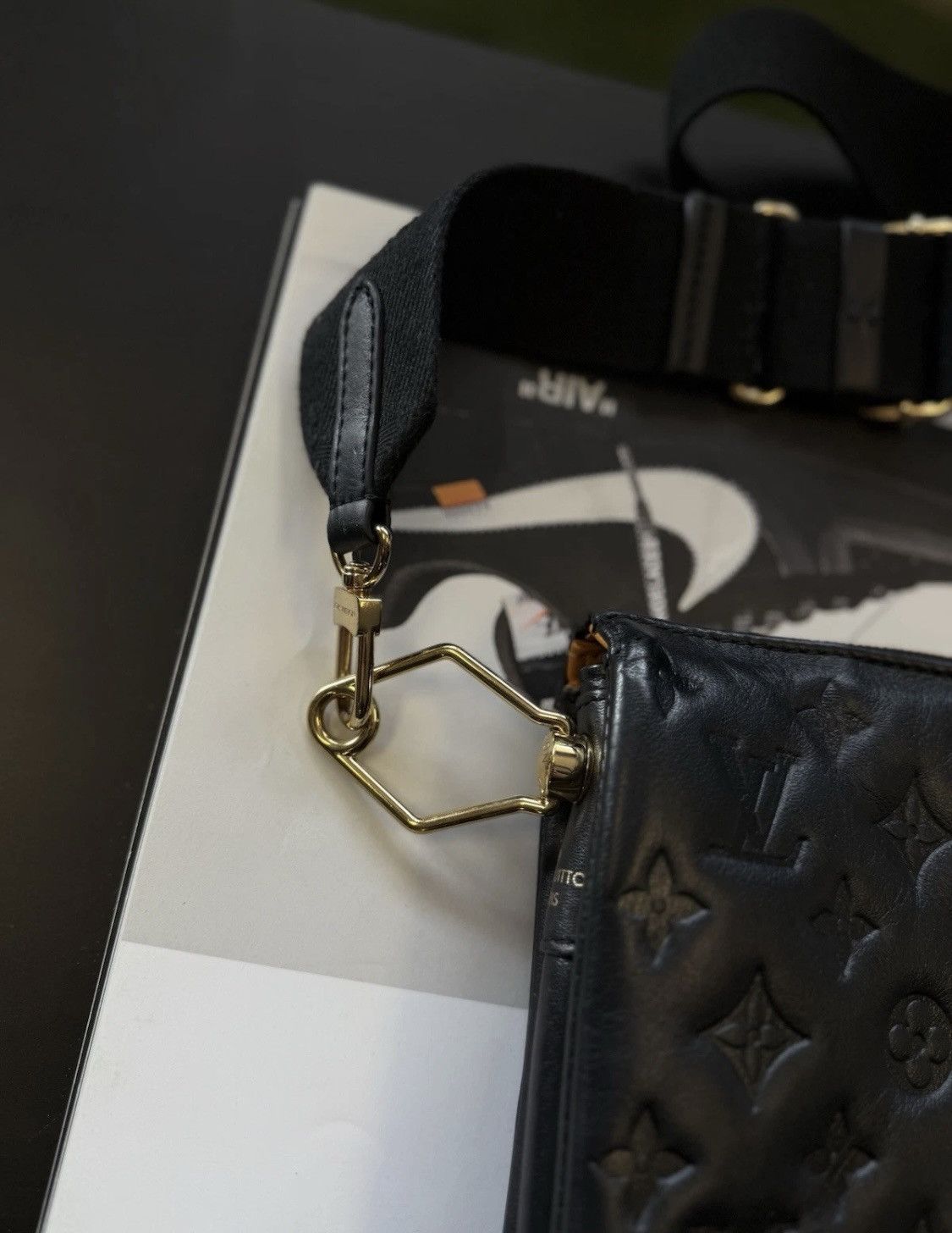 Louis Vuitton Louis Vuitton Coussin MM Shoulder Bag Monogram Size ONE SIZE - 13 Thumbnail