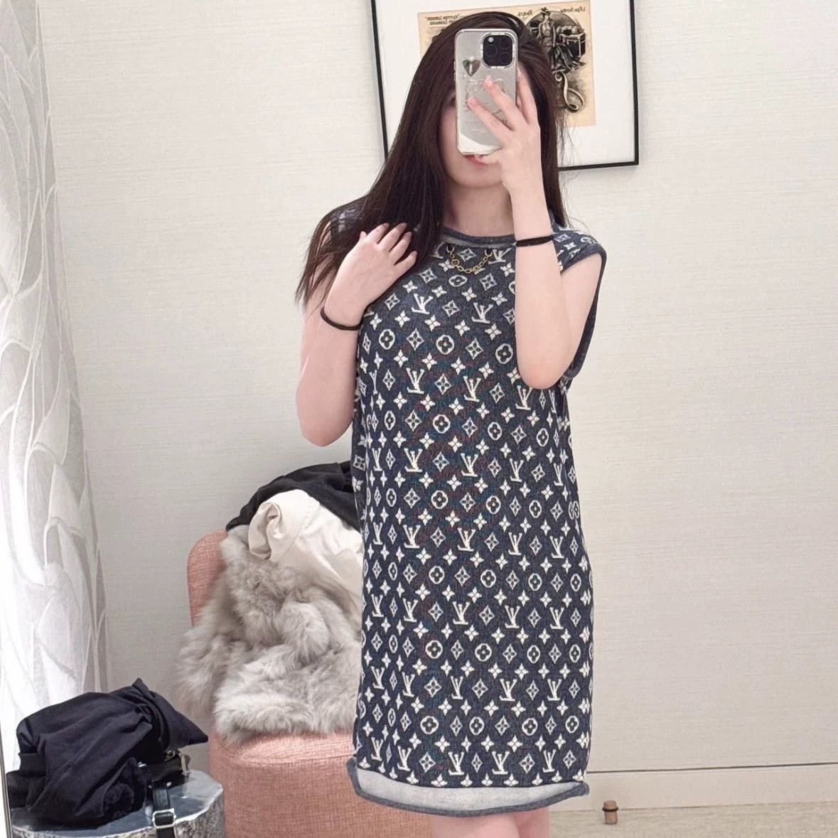 Louis Vuitton LV 24SS Monogram Gold Chain Sleeveless Wool XS Dress Size XS / US 0-2 / IT 36-38 - 9 Thumbnail