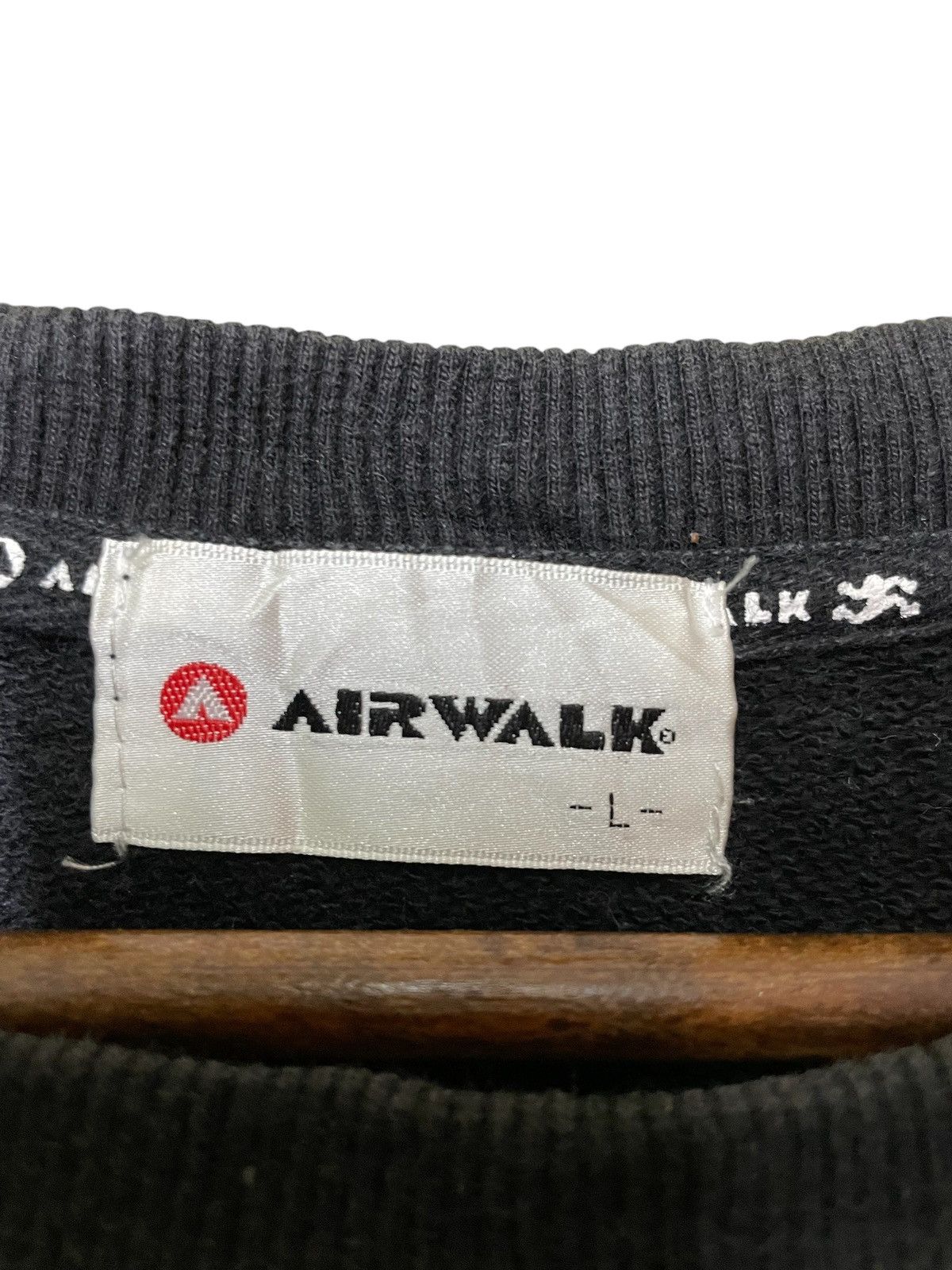 Airwalk × Vintage Vintage airwalk embroidered small logo crewneck sweatshirt Size US M / EU 48-50 / 2 - 7 Thumbnail