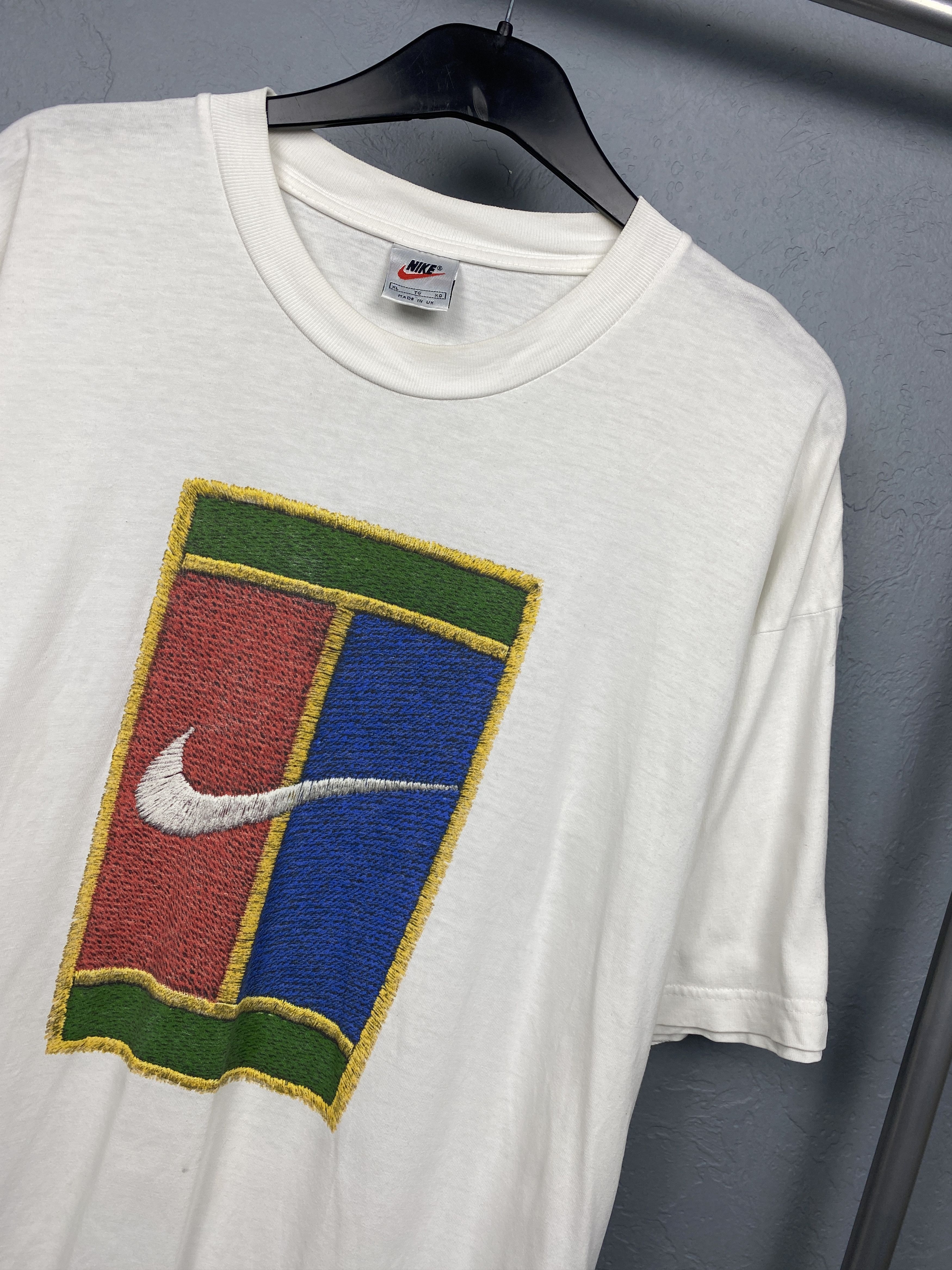Nike × Vintage Nike Vintage Tennis Court Mens Big Logo T-Shirt Tee Size US XL / EU 56 / 4 - 2 Thumbnail