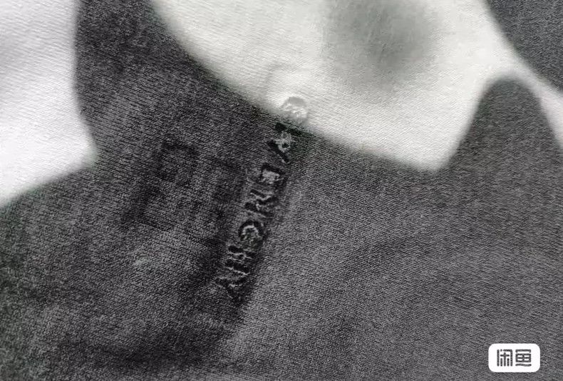 Givenchy Givenchy Short Sleeve T-Shirt Size US S / EU 44-46 / 1 - 7 Thumbnail