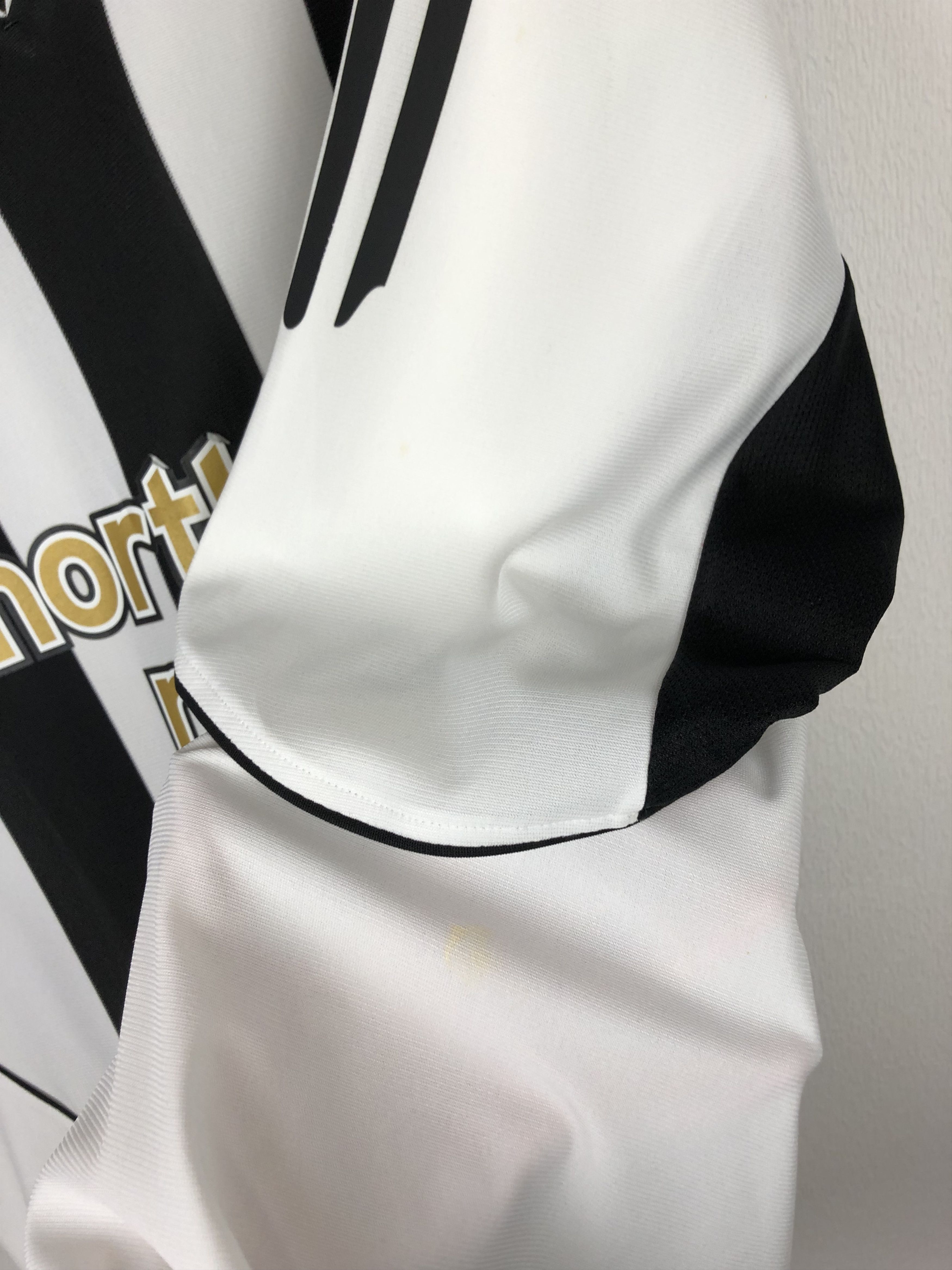 Adidas Newcastle Home football shirt 2005 Soccer Adidas Jersey Size US XXL / EU 58 / 5 - 6 Thumbnail