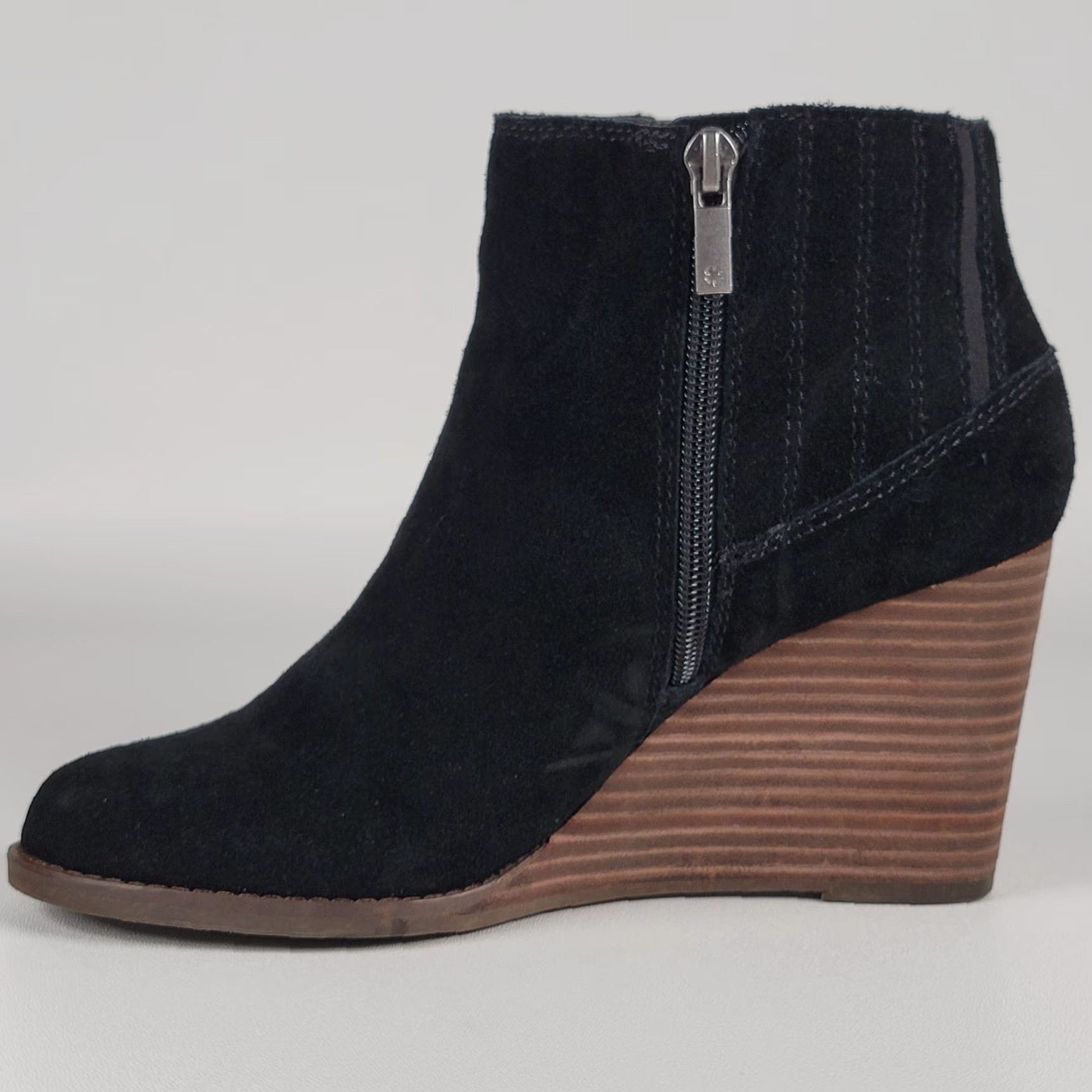 Lucky Brand Lucky Brand Boots Women 8M Yakeena Wedge Ankle Bootie Black Suede Side Zip Bootie Women Size 8M Size US 8 / IT 38 - 4 Thumbnail
