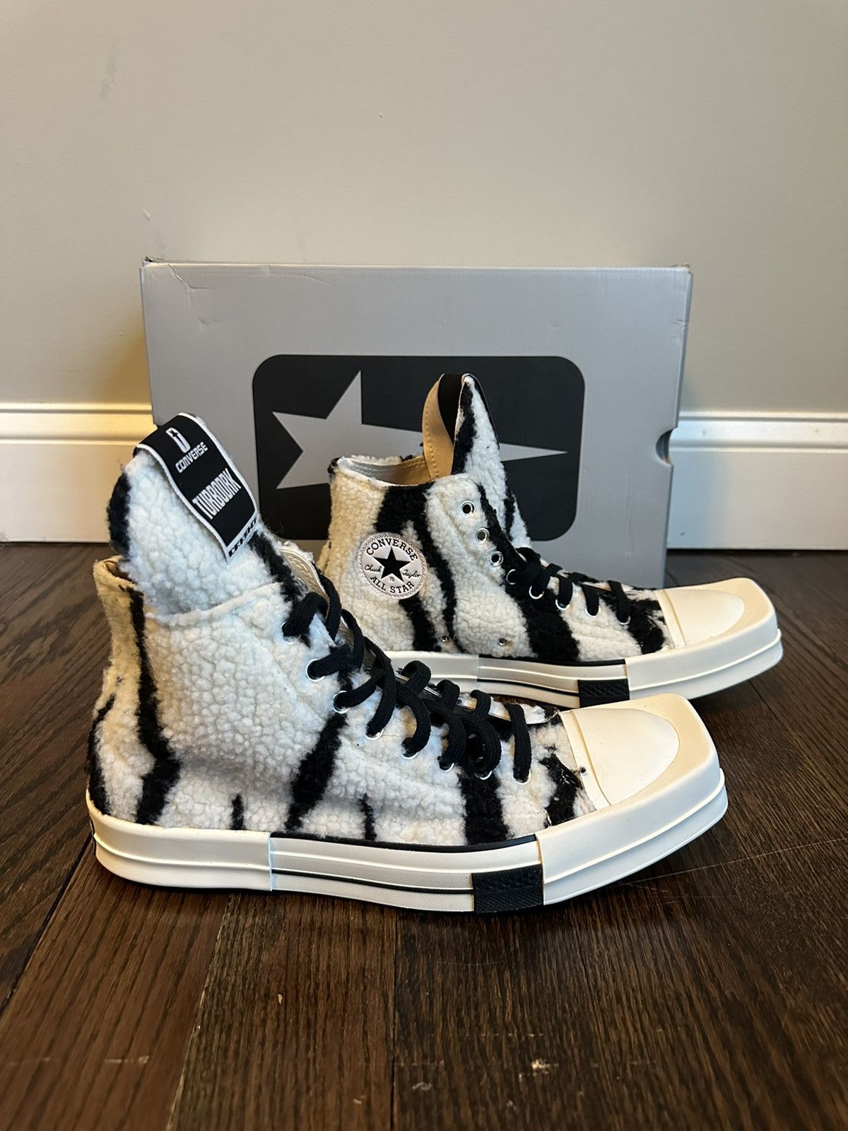 image of Rick Owens Drkshdw Fleece Converse Shoes in White, Men's (Size 11.5)