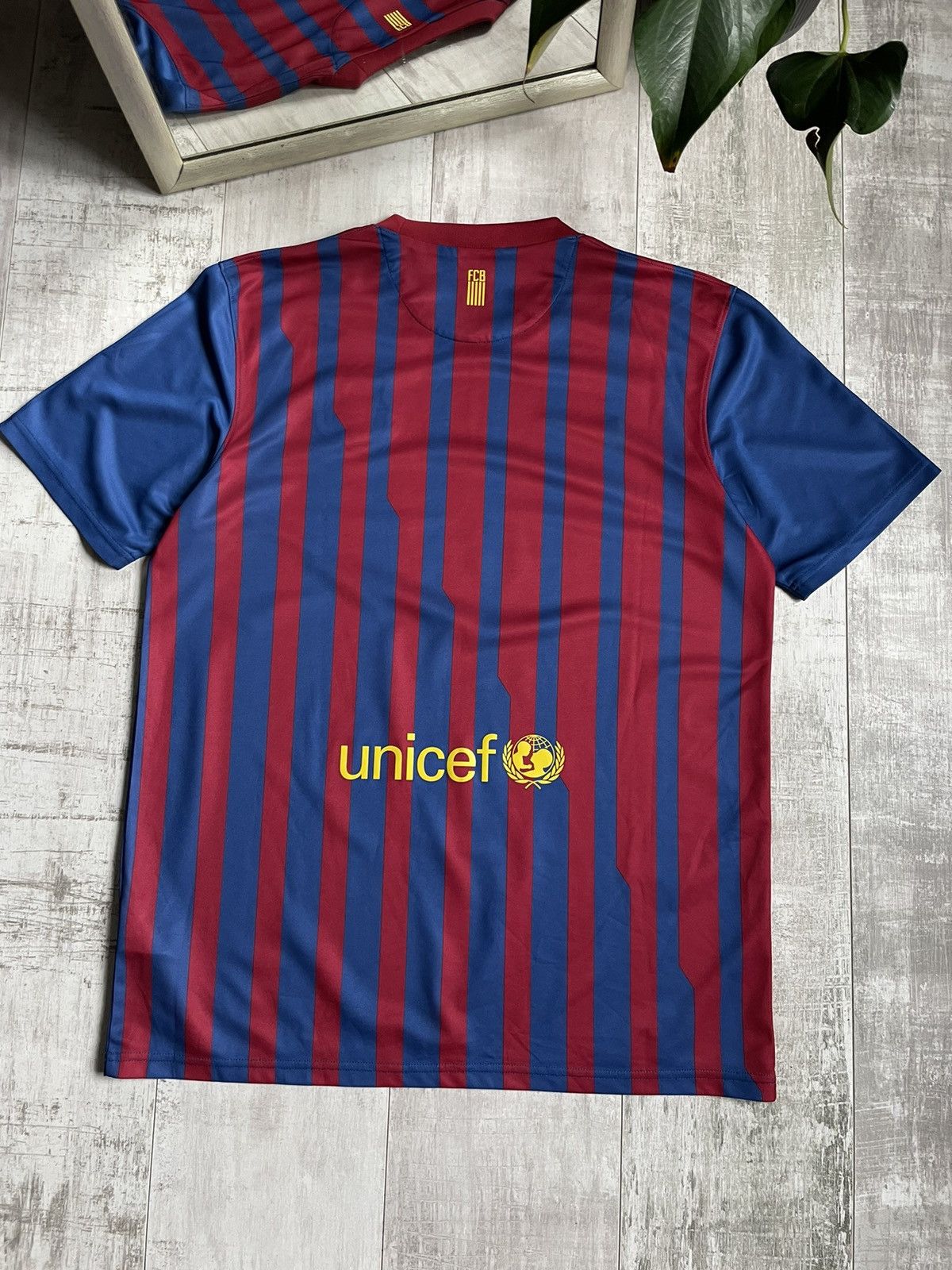 Nike Nike Barcelona 2011/2012 Football Shirt Home Jersey RARE Size US L / EU 52-54 / 3 - 4 Thumbnail