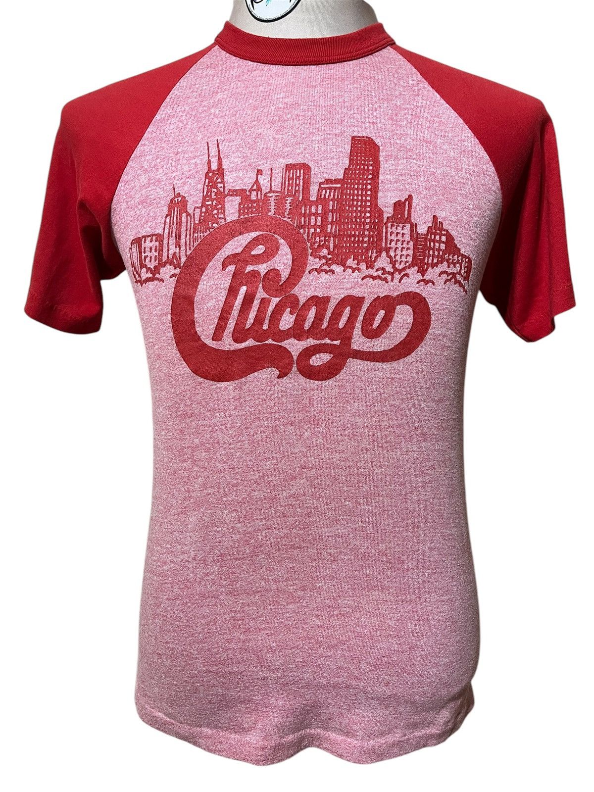 Vintage Vintage 80s Chicago Band Raglan Tshirt Size US S / EU 44-46 / 1 - 1 Thumbnail