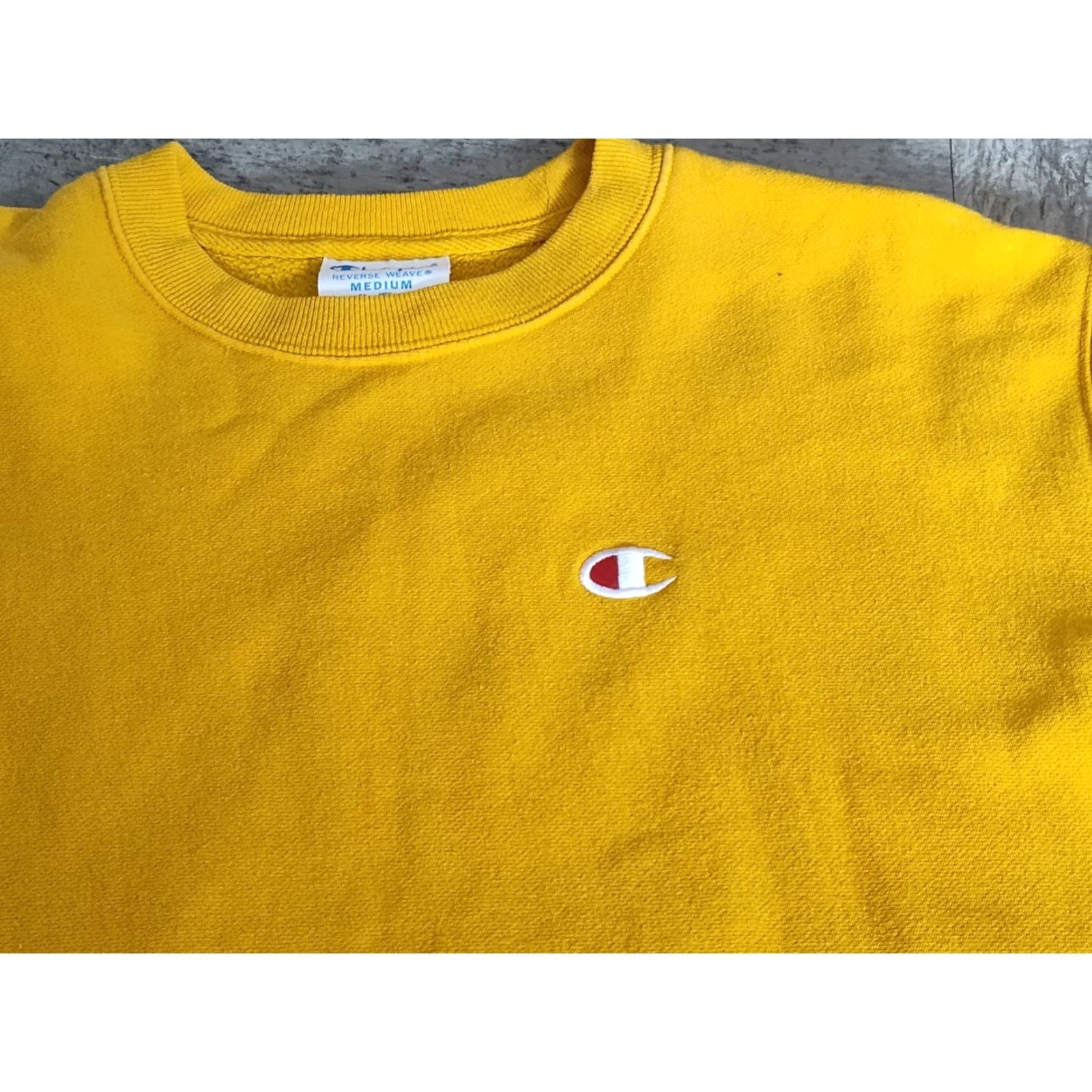 Champion VINTAGE Champion Sweatshirt Men’s Medium Crew Neck Fleece Yellow Gold 90s Sport Casual Size US M / EU 48-50 / 2 - 6 Thumbnail