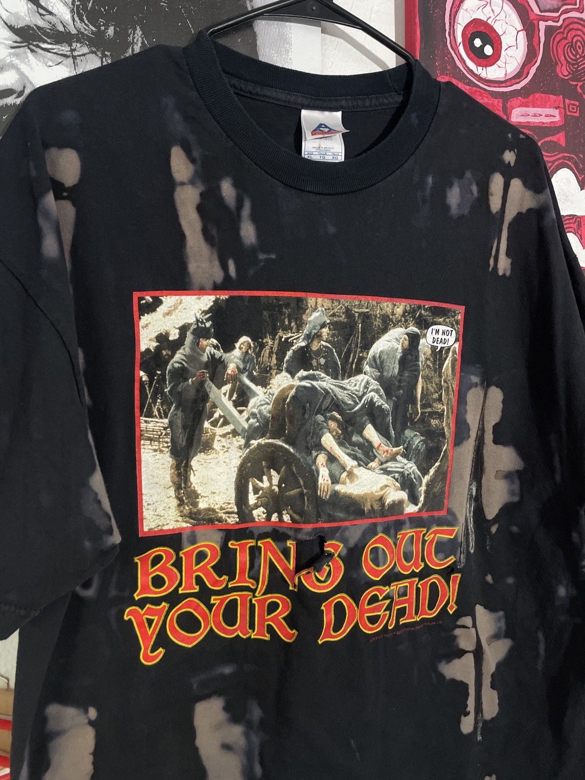 Vintage 2000 MONTY PYTHON BRING OUT YOUR DEAD Size US XL / EU 56 / 4 - 5 Thumbnail