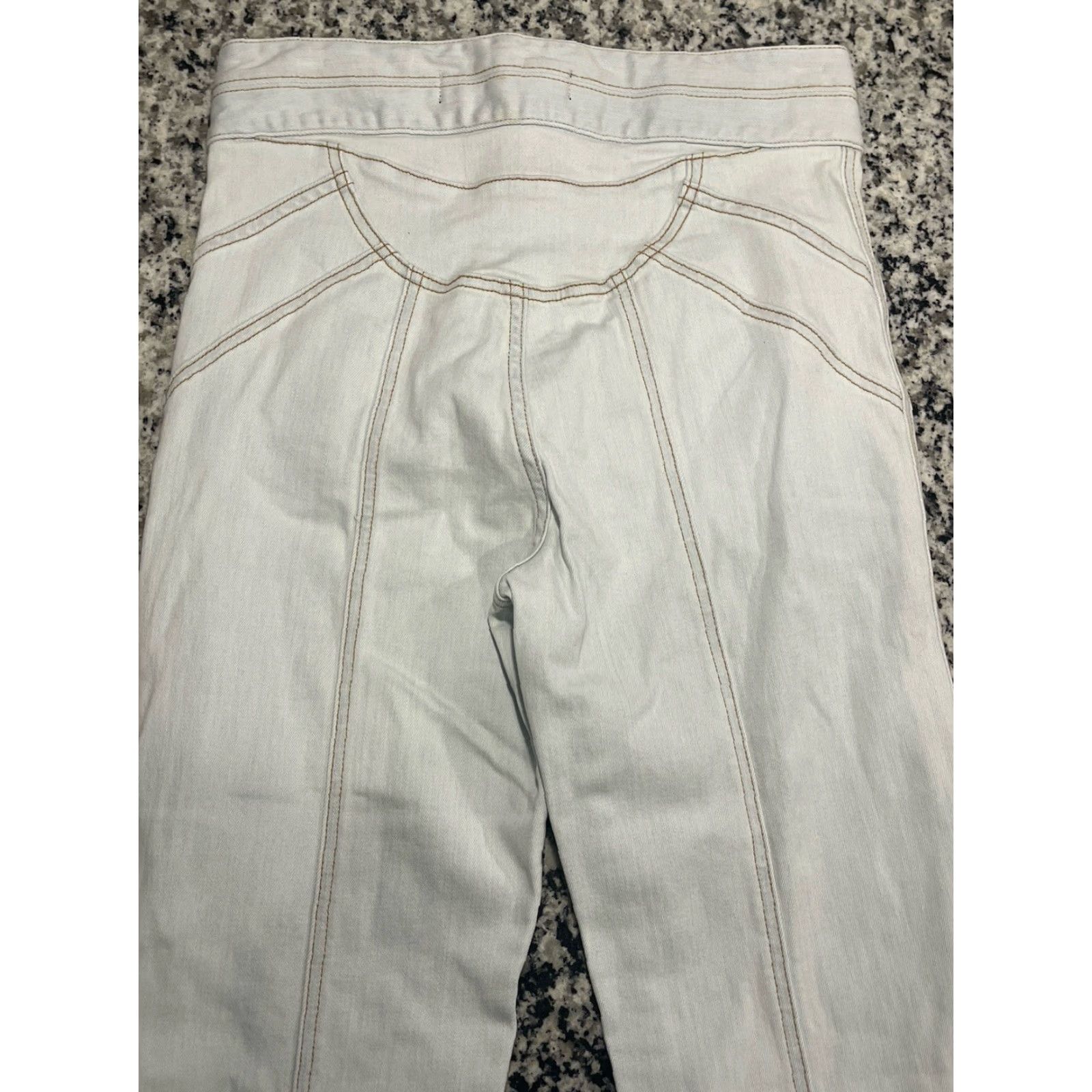 Veronica Beard VINTAGE Veronica Beard Jeans Flared Wide Leg 11” Belize White Cotton Blend Women 27/4 Made in USA Size 27" / US 4 / IT 40 - 4 Thumbnail