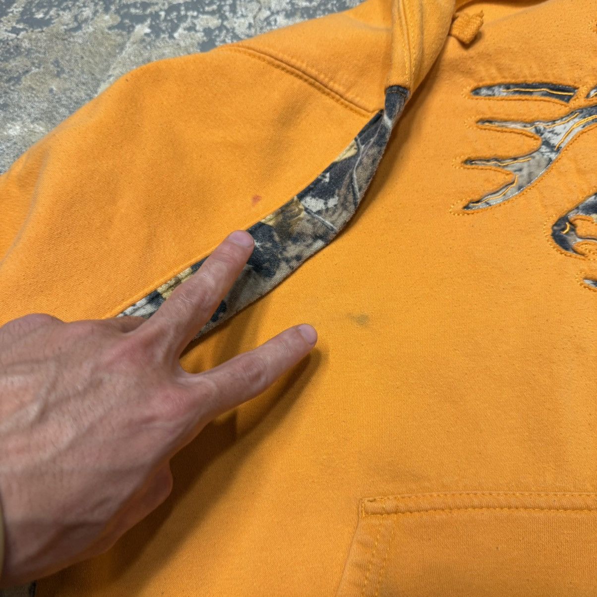 Vintage Vintage RealTree Legendary Essential Camo Orange Hoodie Swea Size US XL / EU 56 / 4 - 4 Thumbnail