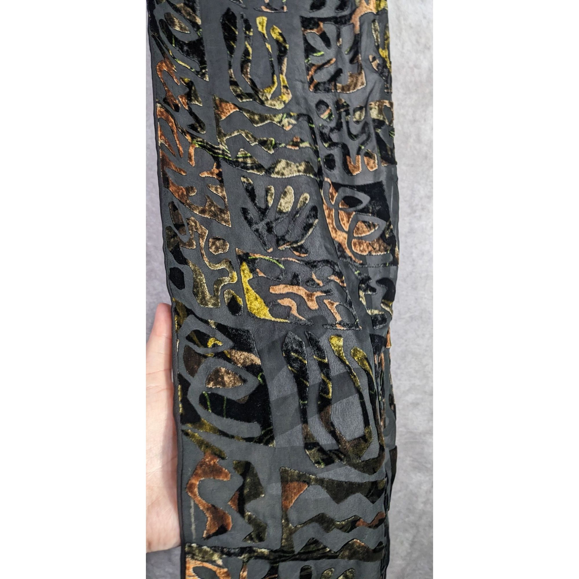 Other Vintage Burnt Velvet Floral Scarf Hawaiian-Inspired Black & Size ONE SIZE - 8 Thumbnail