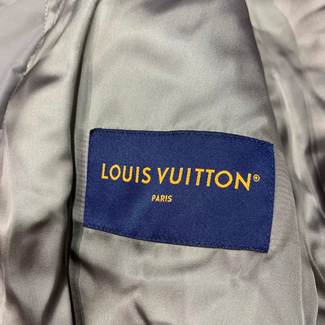 Louis Vuitton LV Monogram embossed portrait panel bball 48 95new Size US M / EU 48-50 / 2 - 6 Thumbnail