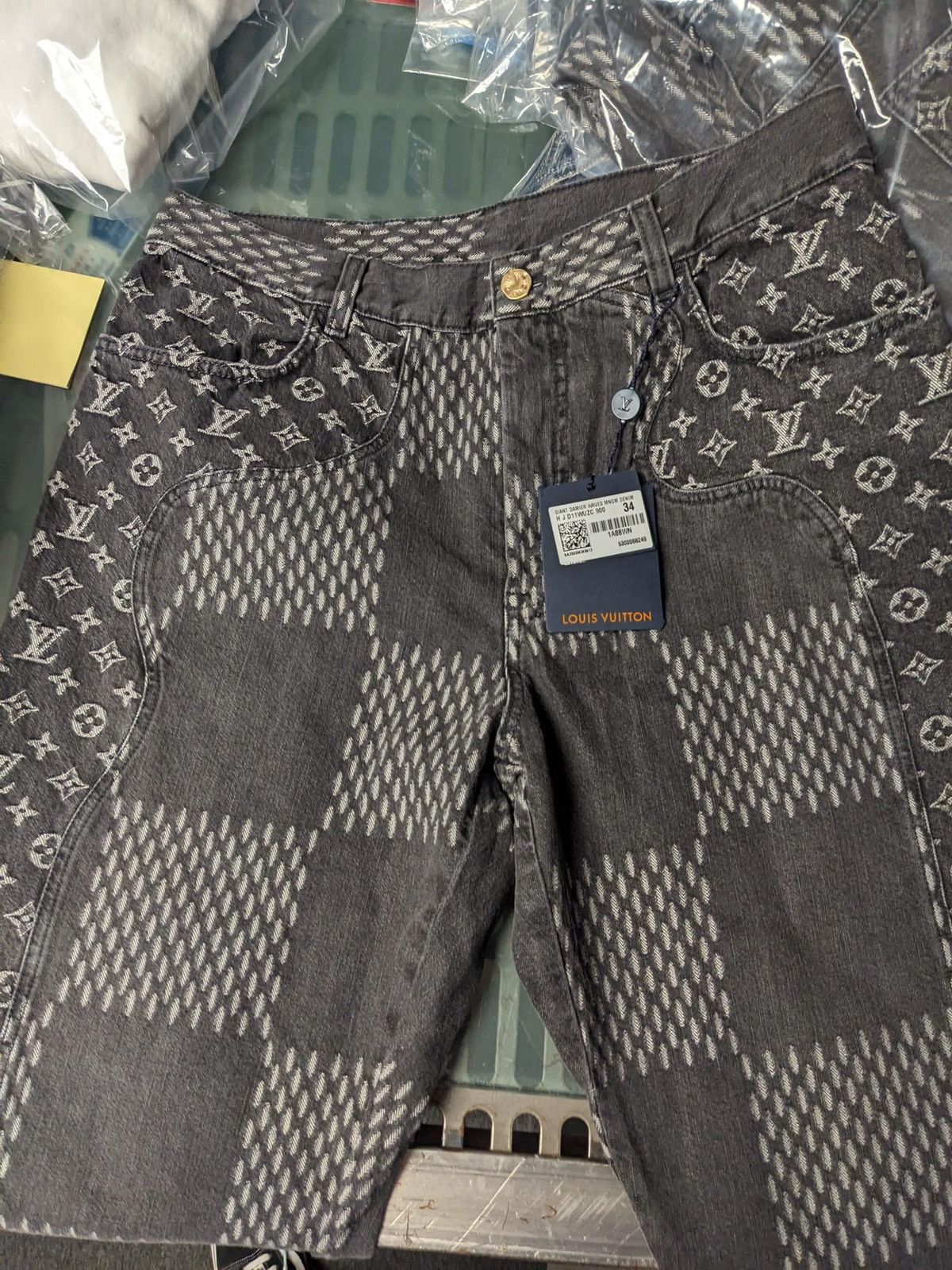 Louis Vuitton LOUIS VUITTON NIGO GIANT DAMIER WAVES MONOGRAM DENIM PANTS Size US 34 / EU 50 - 6 Thumbnail