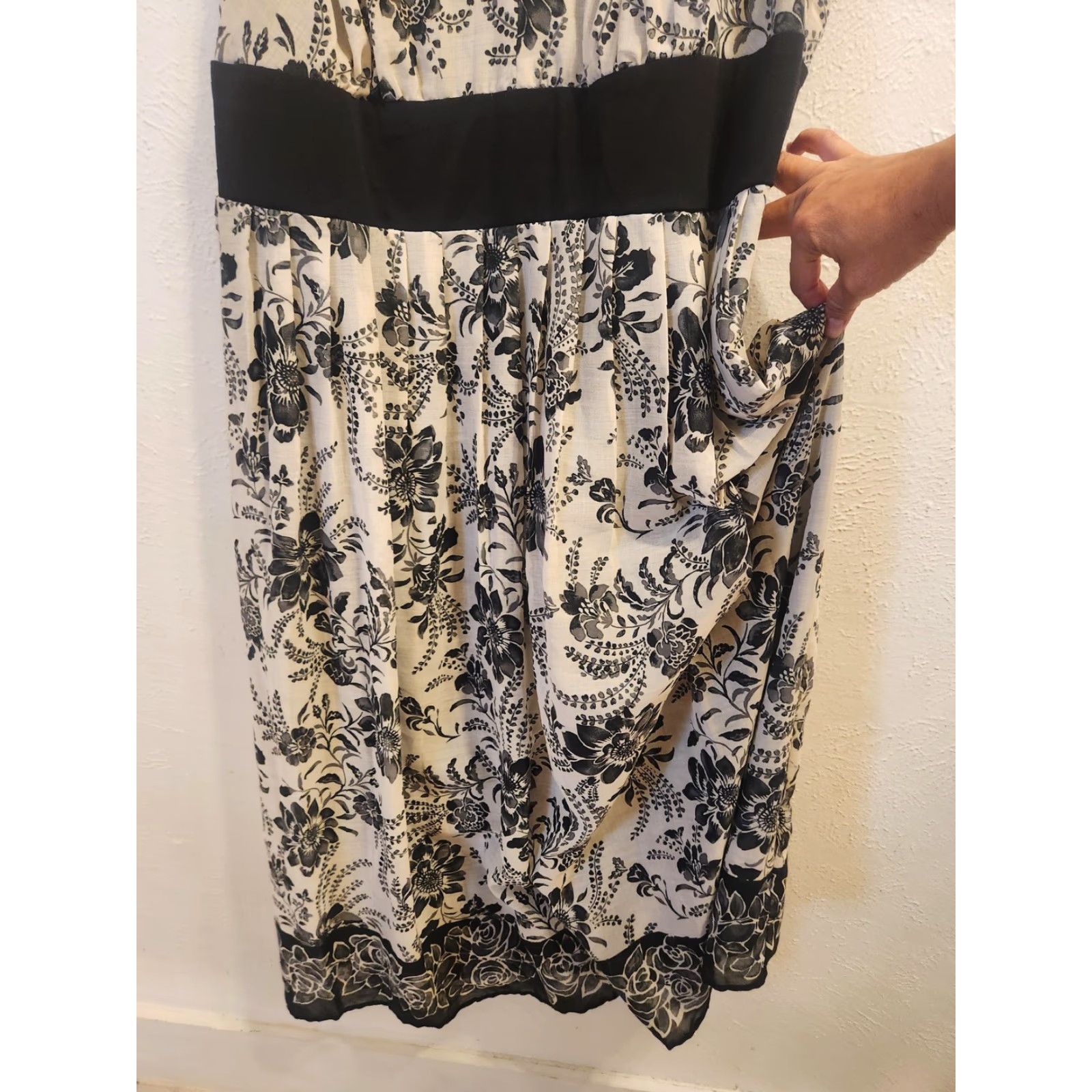 Vintage Dressbarn Dress Womens 14W Black White Floral Sleeveless Empire Waist Pockets Midi Black Womens 14W Floral Pockets Sleeveless Size XL / US 12-14 / IT 48-50 - 3 Thumbnail