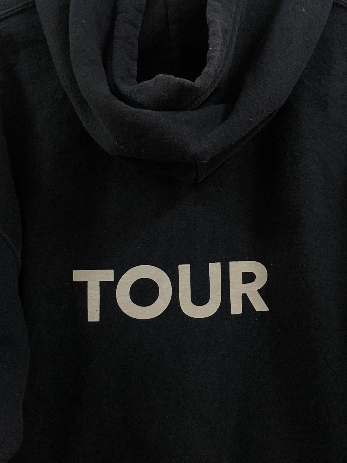 Kanye West × Vintage × Yeezy Rare Beautifule Vintage Kanye West Saint Pablo Tour Hoodie Size US L / EU 52-54 / 3 - 7 Thumbnail