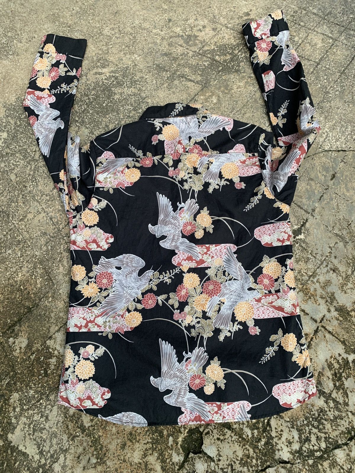 Japanese Brand × Takeo Kikuchi 2000s Takeo Kikuchi Oriental Bird and Flower Shirt Size M / US 6-8 / IT 42-44 - 2 Thumbnail