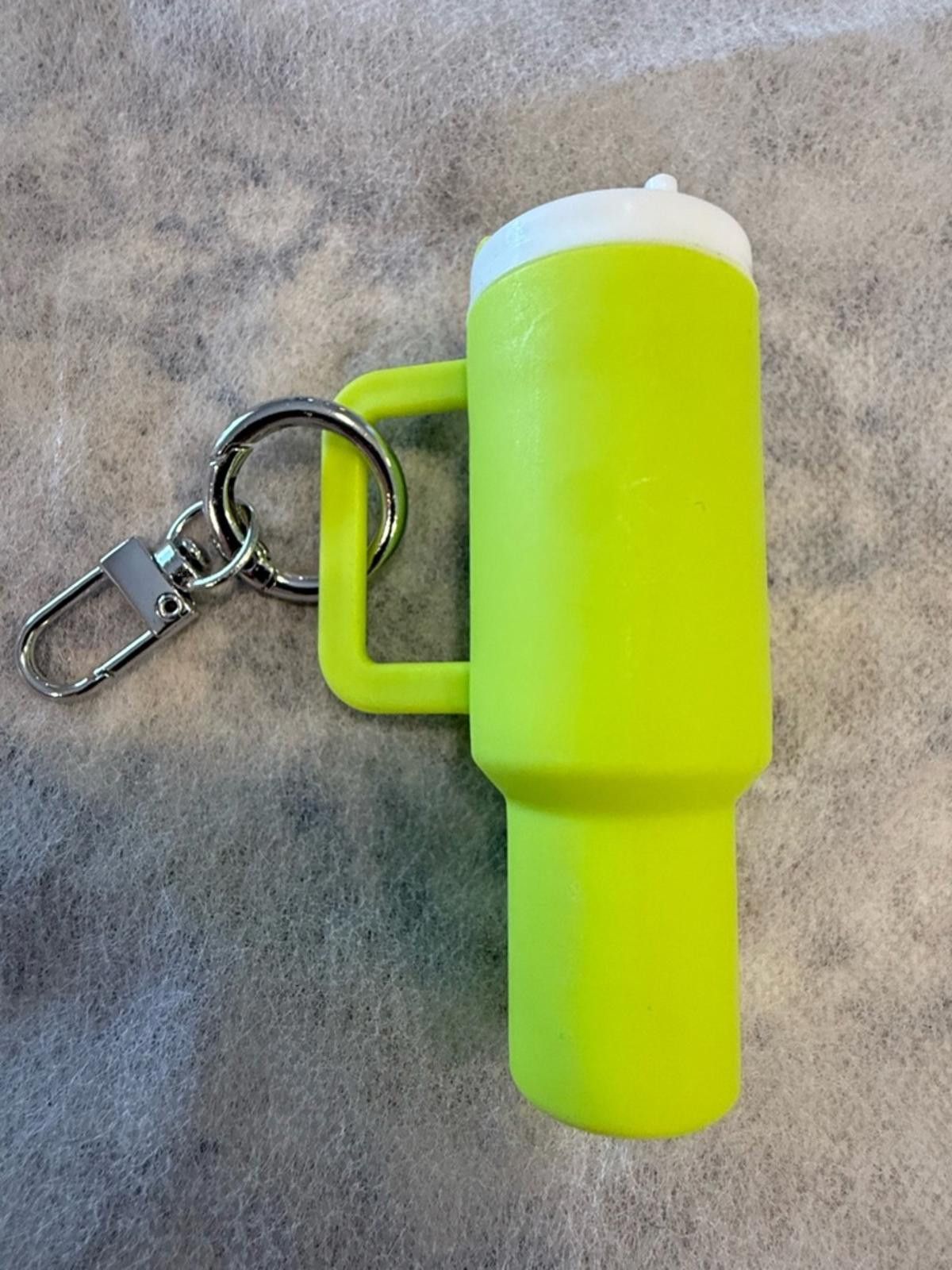 Other Drink tumbler keychain green white novelty gift Size ONE SIZE - 1 Thumbnail