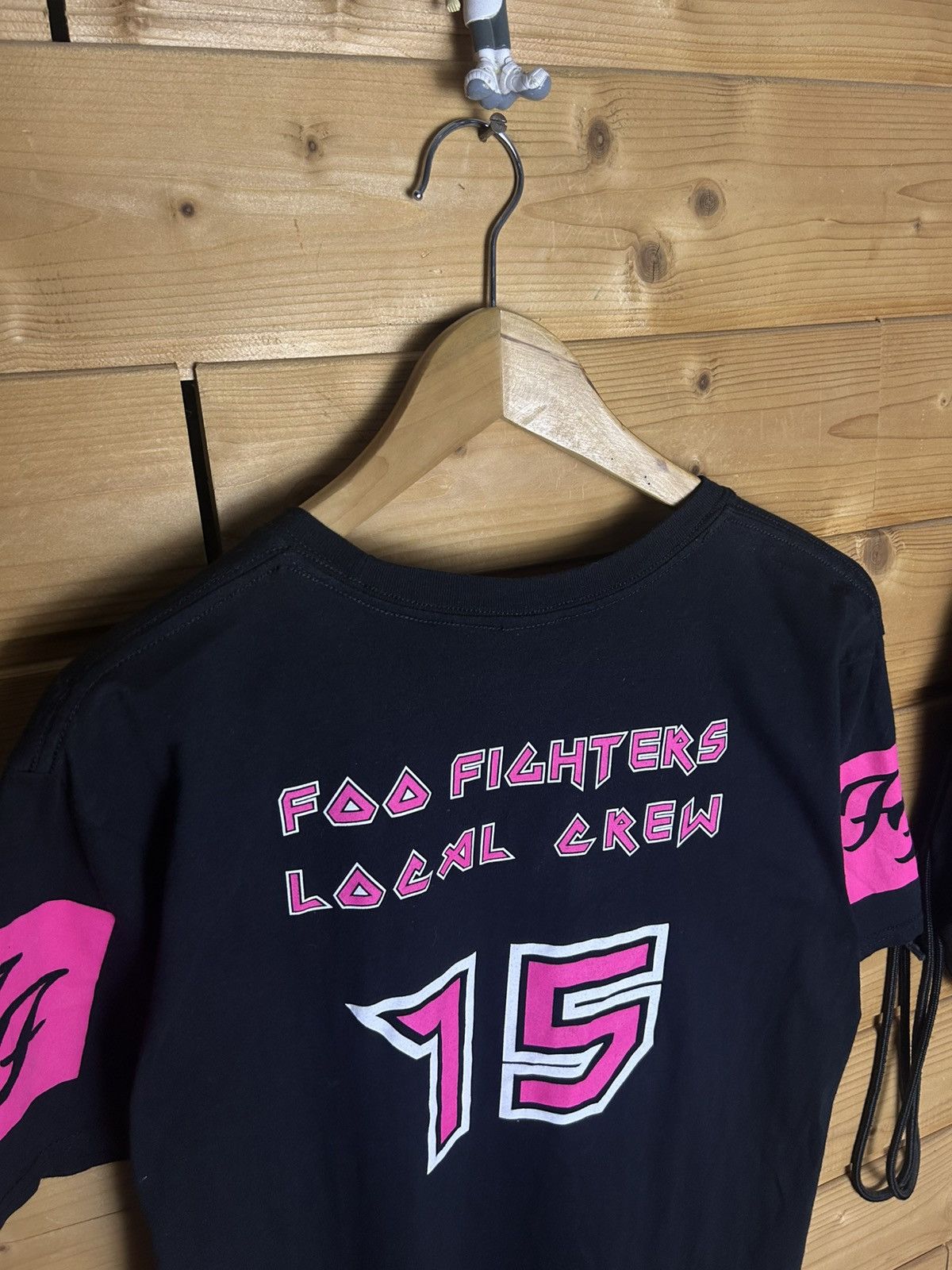 Band Tees Foo Fighters local crew t shirt Size US L / EU 52-54 / 3 - 7 Thumbnail