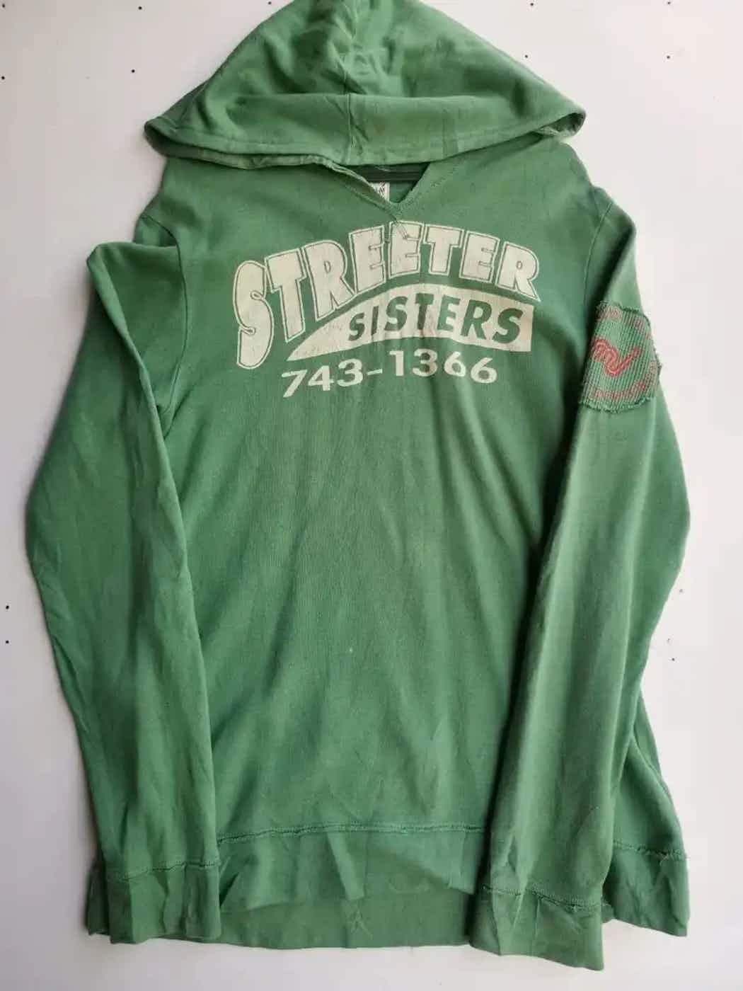 Vintage Vintage Royal Jean Streeter Sisters Hoodie Size US S / EU 44-46 / 1 - 1 Thumbnail