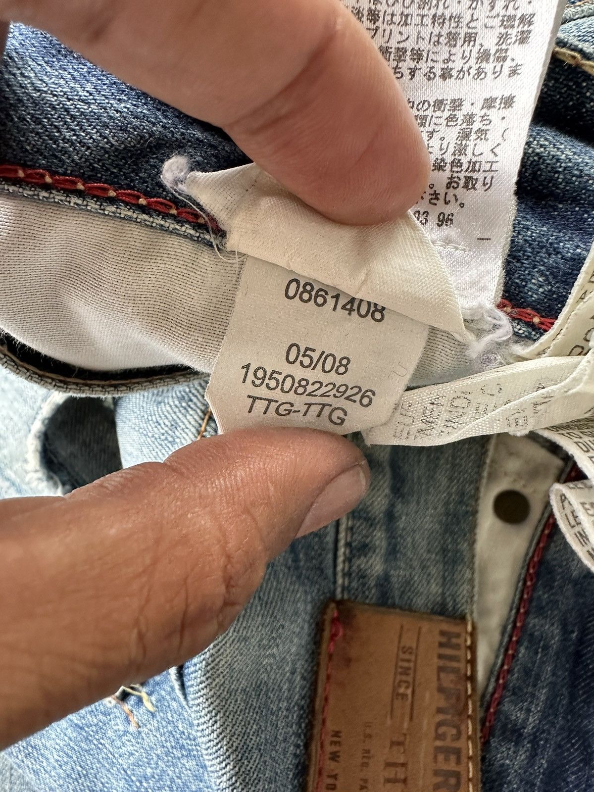 Tommy Hilfiger Tommy Hilfiger Heritage Worn Distressed Denim D453 Size US 30 / EU 46 - 21 Thumbnail