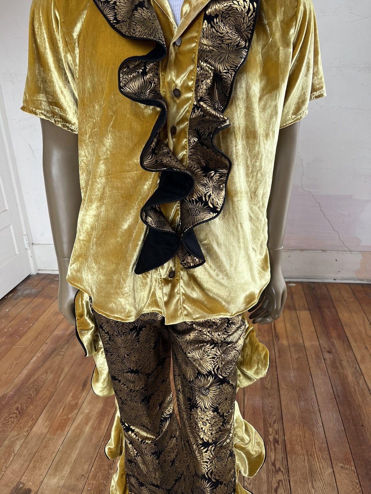 Other Men’s Ruffled pant Shirt set Silk velvet M-L Size 42R - 5 Thumbnail