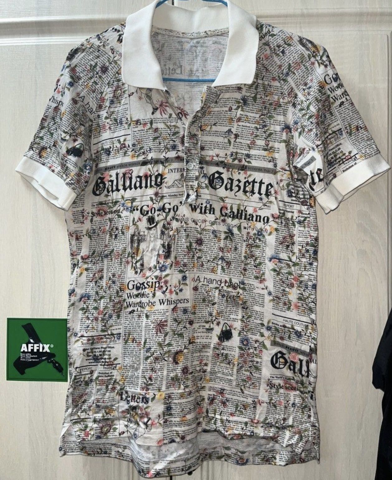 John Galliano John Galliano Newspaper T-shirt size s Size S / US 4 / IT 40 - 1 Thumbnail