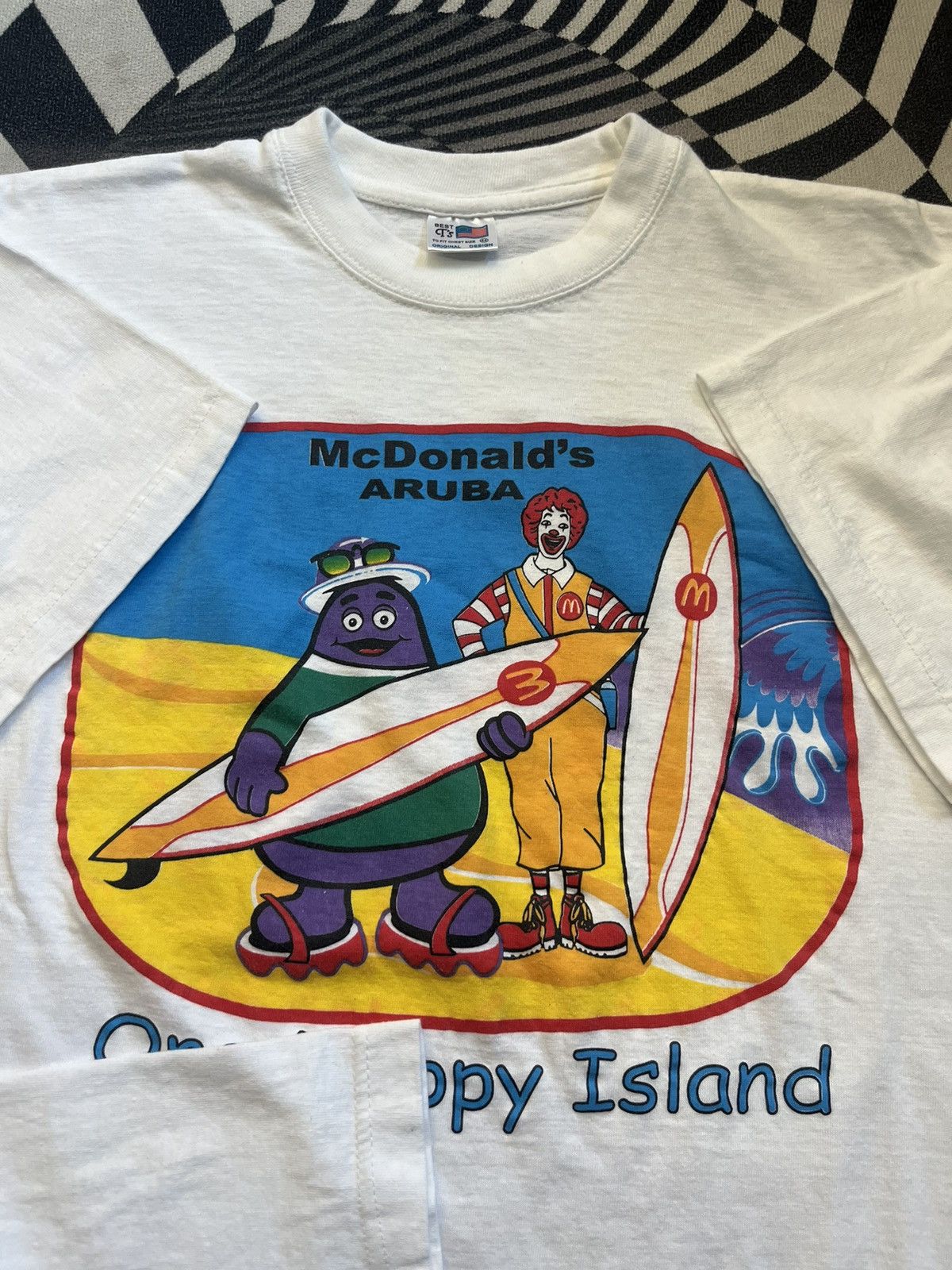 Arts & Science Vintage McDonald’s One Happy Island 90’s Tshirt Size US L / EU 52-54 / 3 - 7 Thumbnail