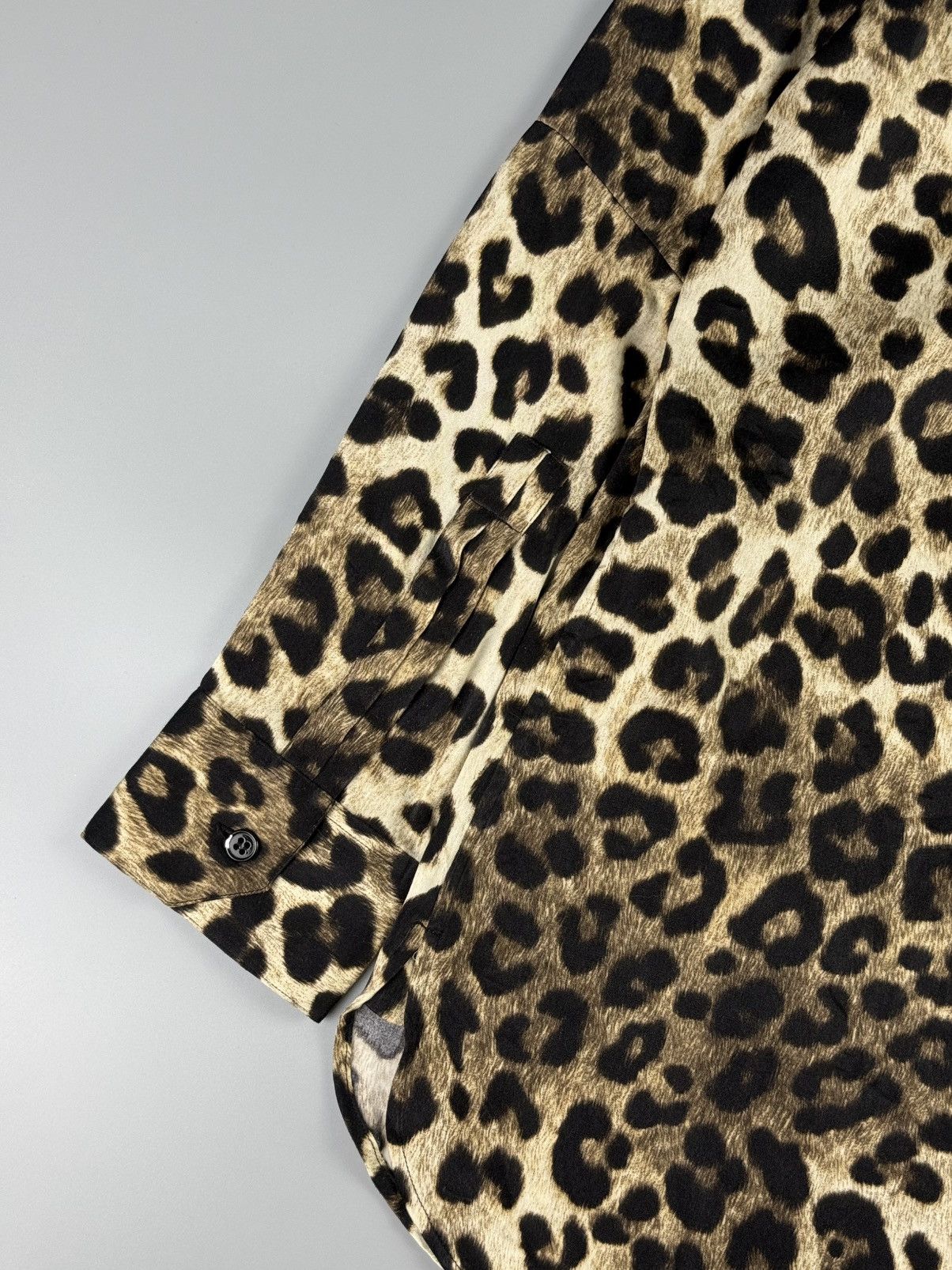 Saint Laurent Paris Saint Laurent Paris - A/W14 - Silk Leopard Print Shirt Size US L / EU 52-54 / 3 - 10 Thumbnail