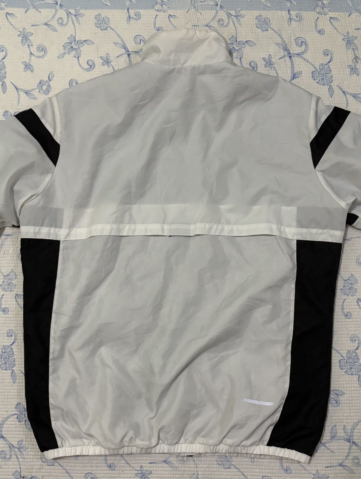 Asics Asics Windbreaker Zipper Light Jacket Streetwear Size US L / EU 52-54 / 3 - 11 Thumbnail